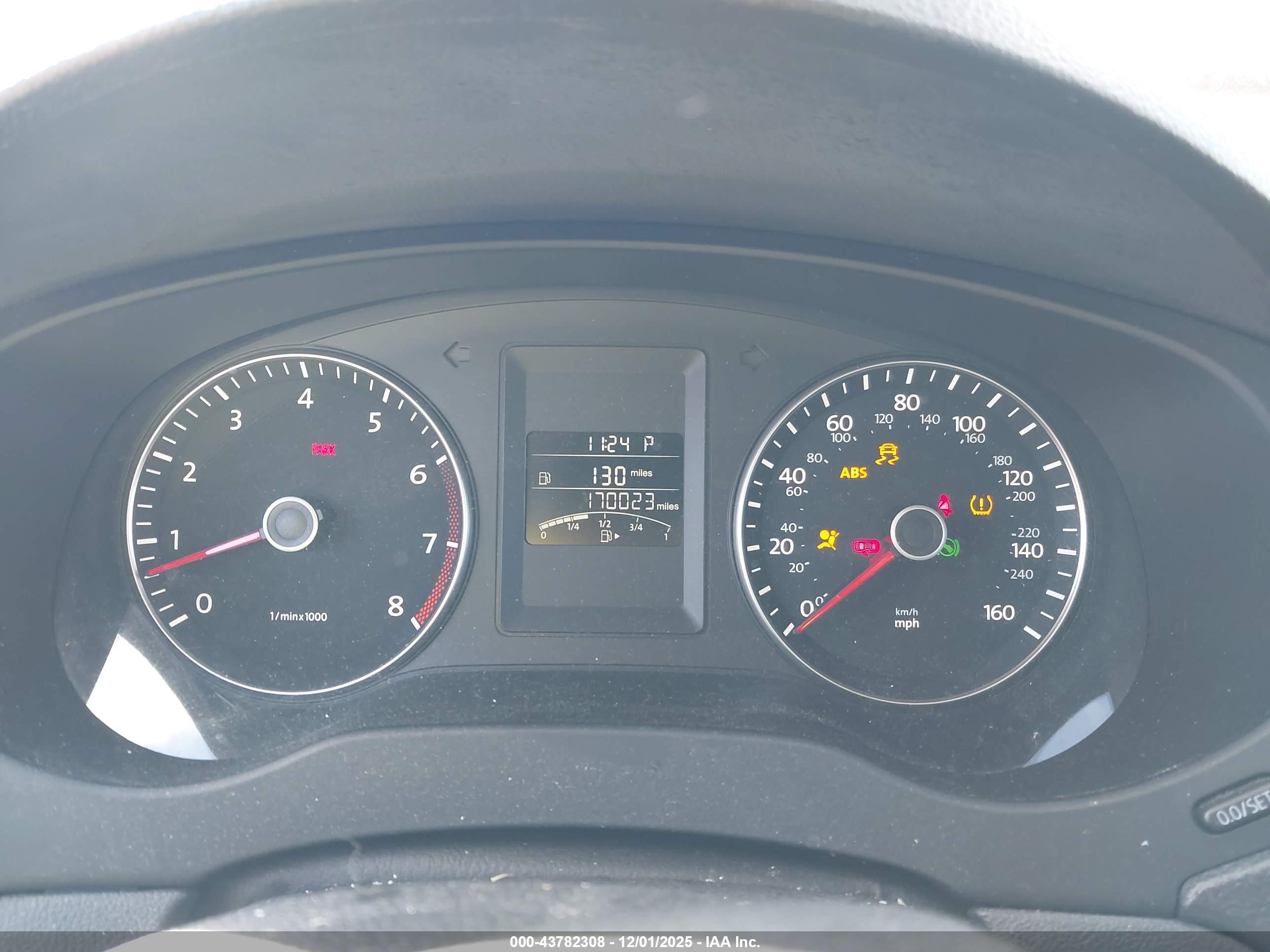 VOLKSWAGEN JETTA image 7