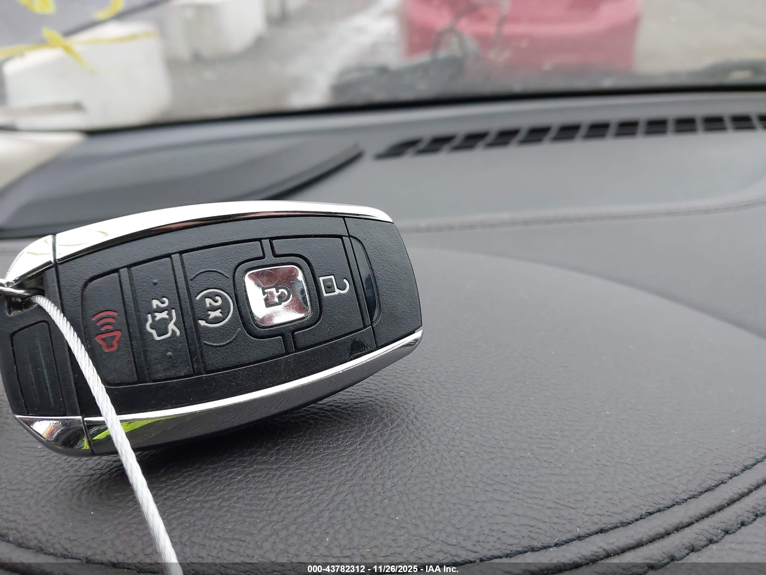 LINCOLN MKC image 11