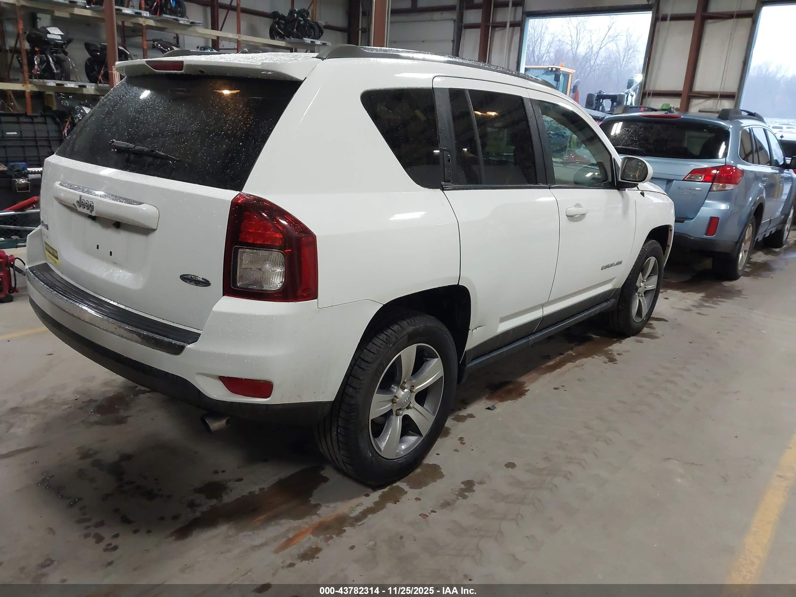 JEEP COMPASS image 4