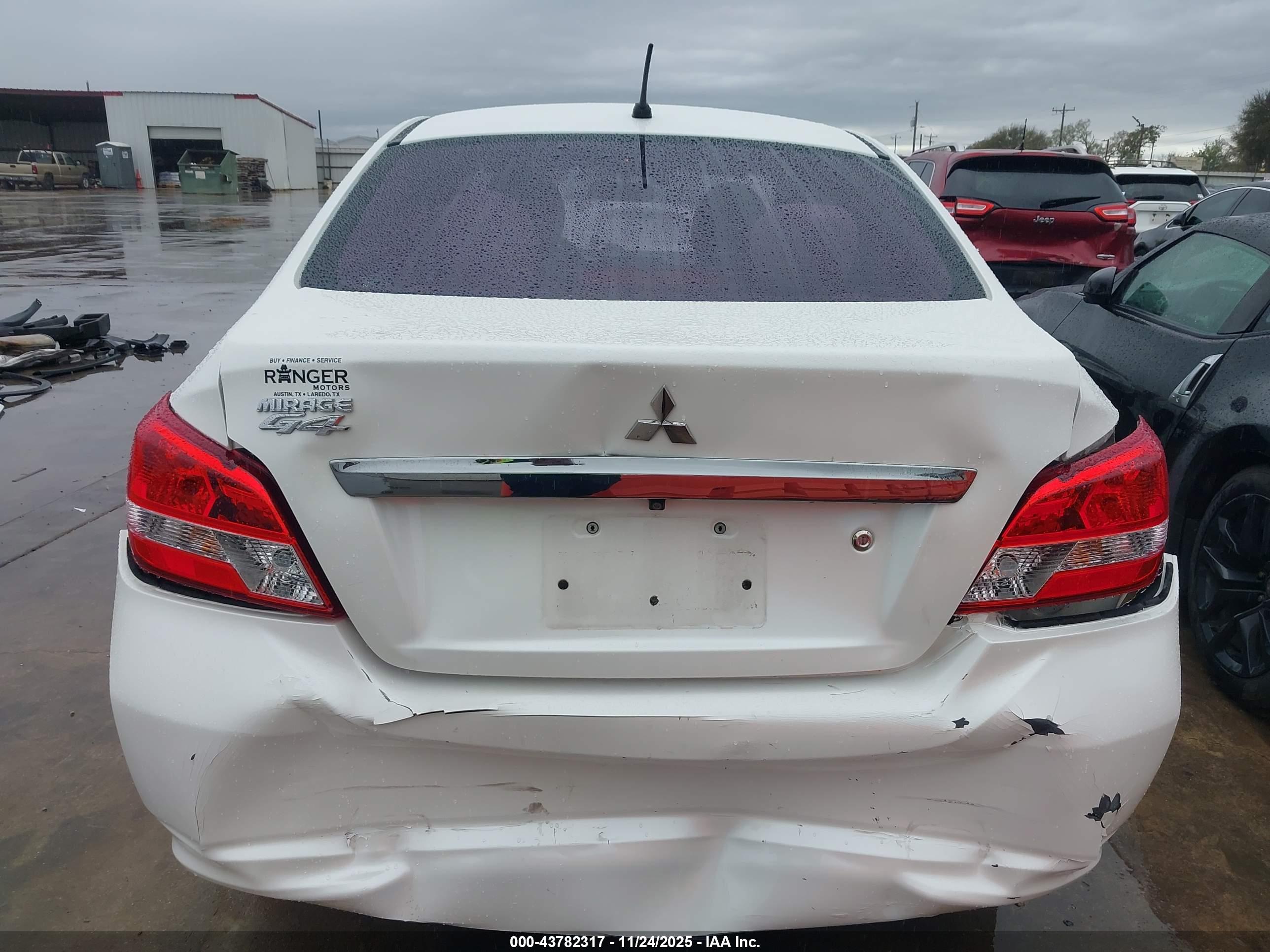 MITSUBISHI MIRAGE image 6