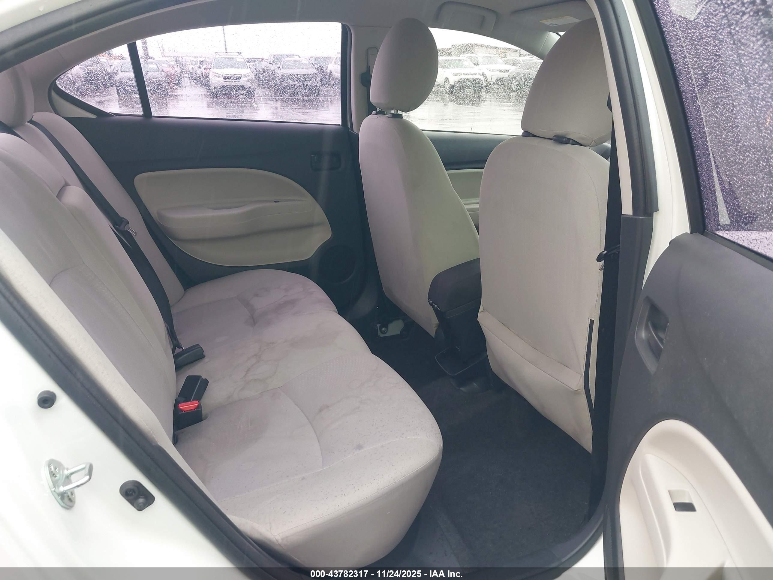 MITSUBISHI MIRAGE image 8
