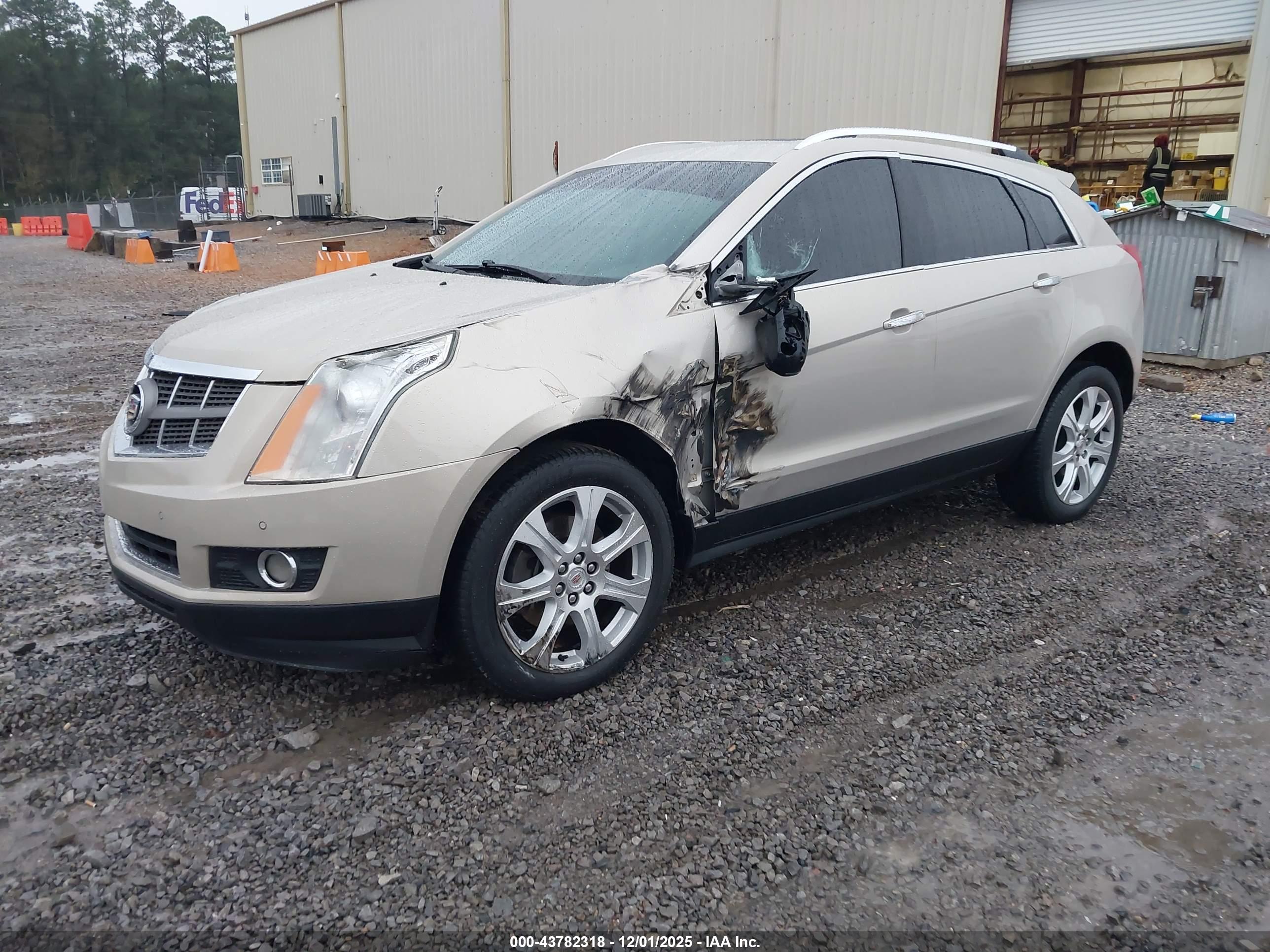CADILLAC SRX image 2