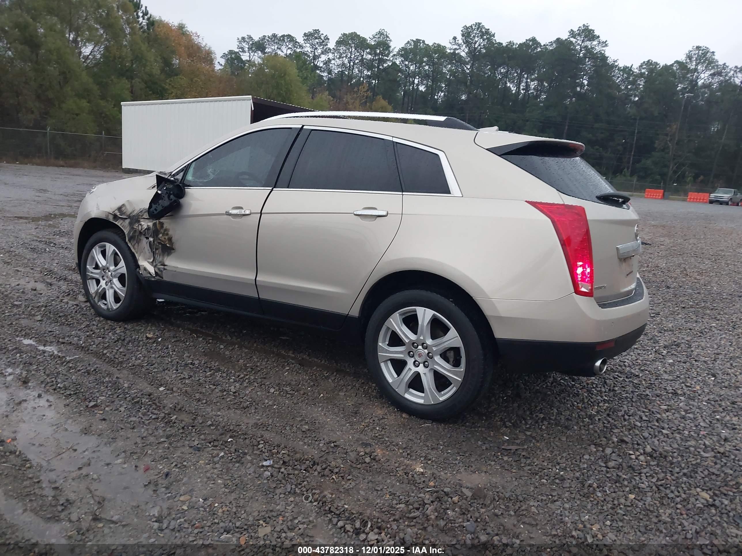 CADILLAC SRX image 3