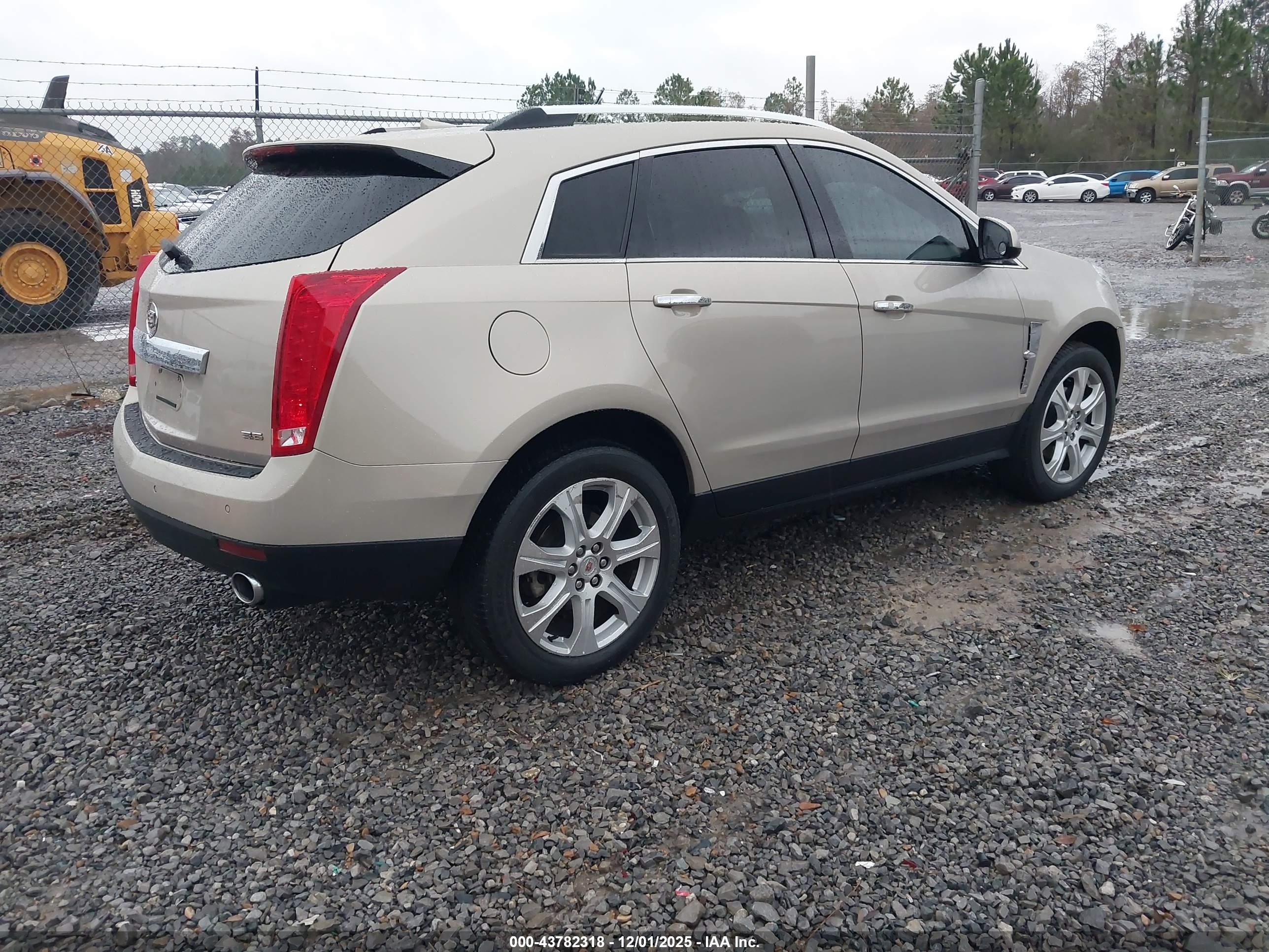 CADILLAC SRX image 4