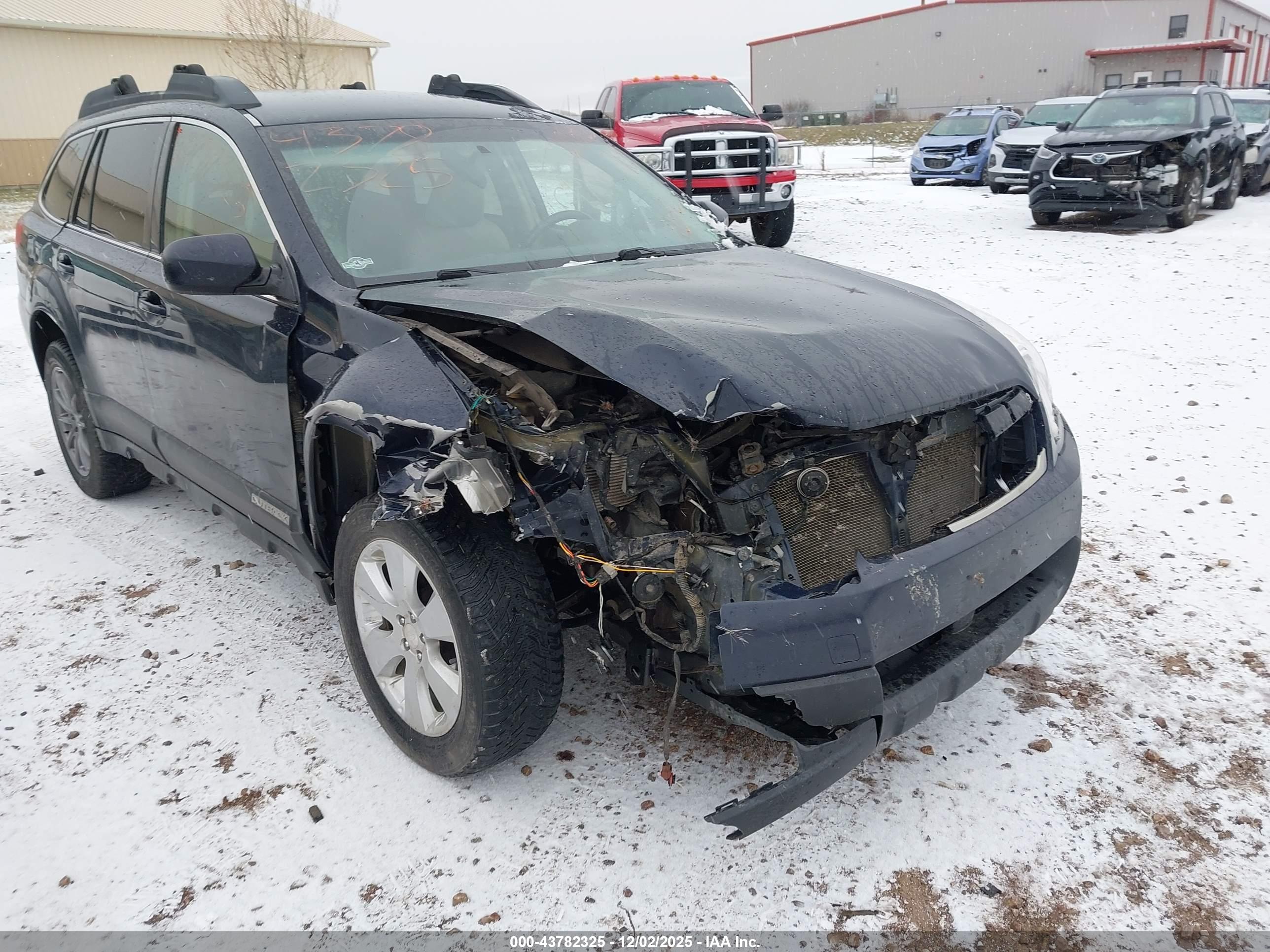 SUBARU OUTBACK image 6