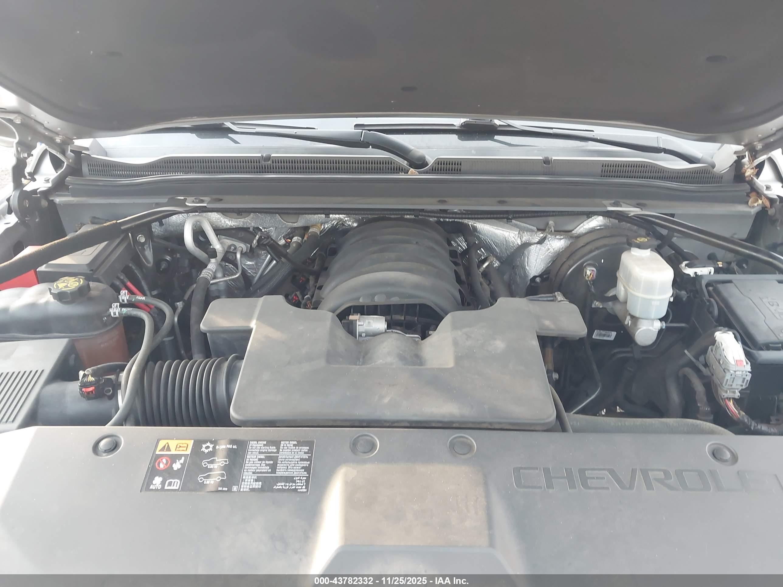 CHEVROLET SUBURBAN image 10