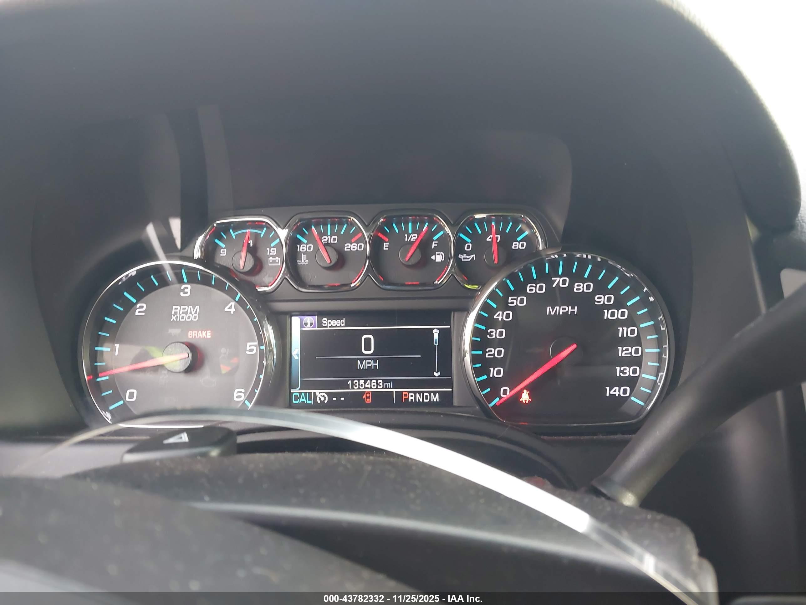 CHEVROLET SUBURBAN image 7