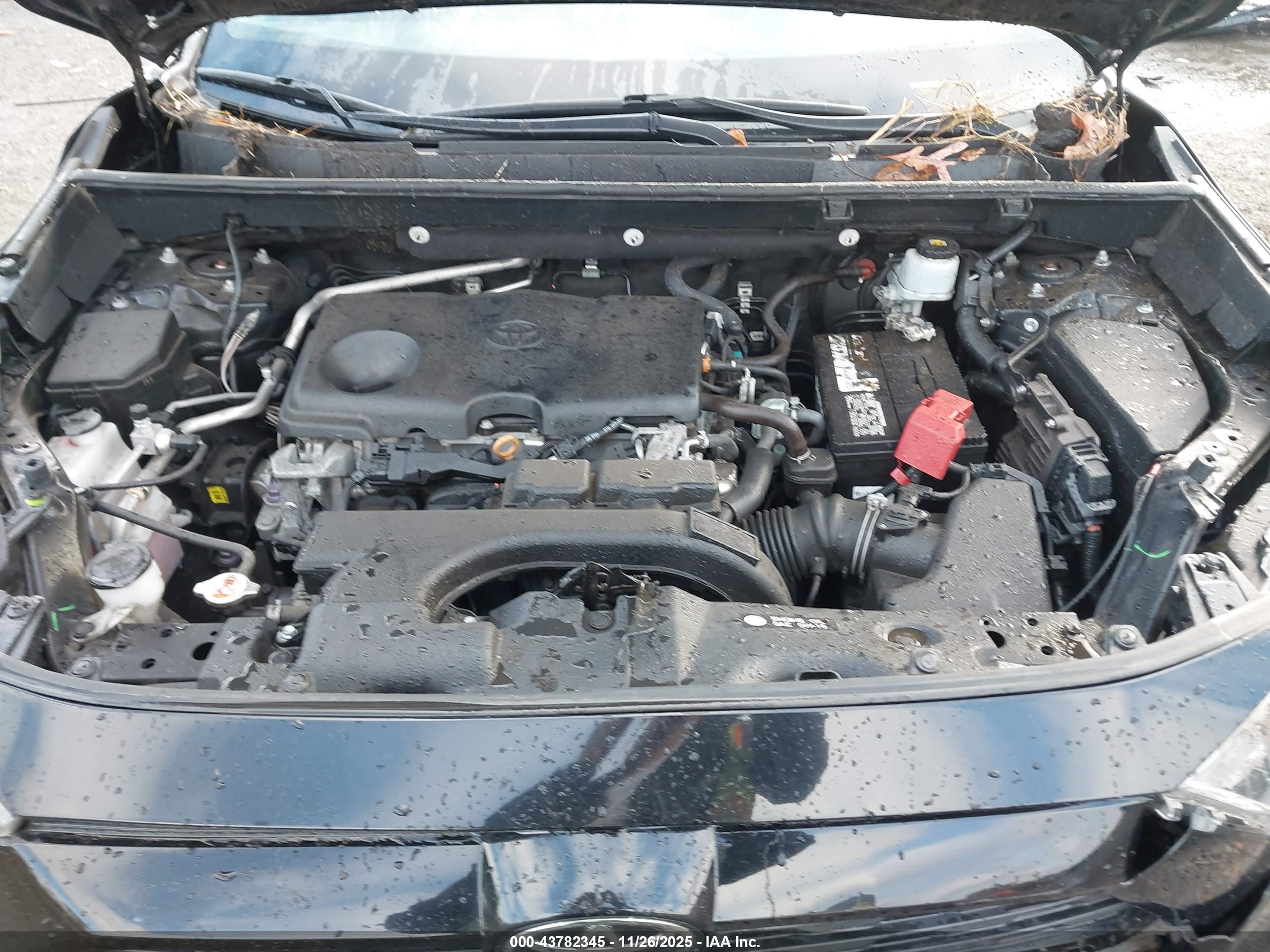 TOYOTA RAV4 image 10