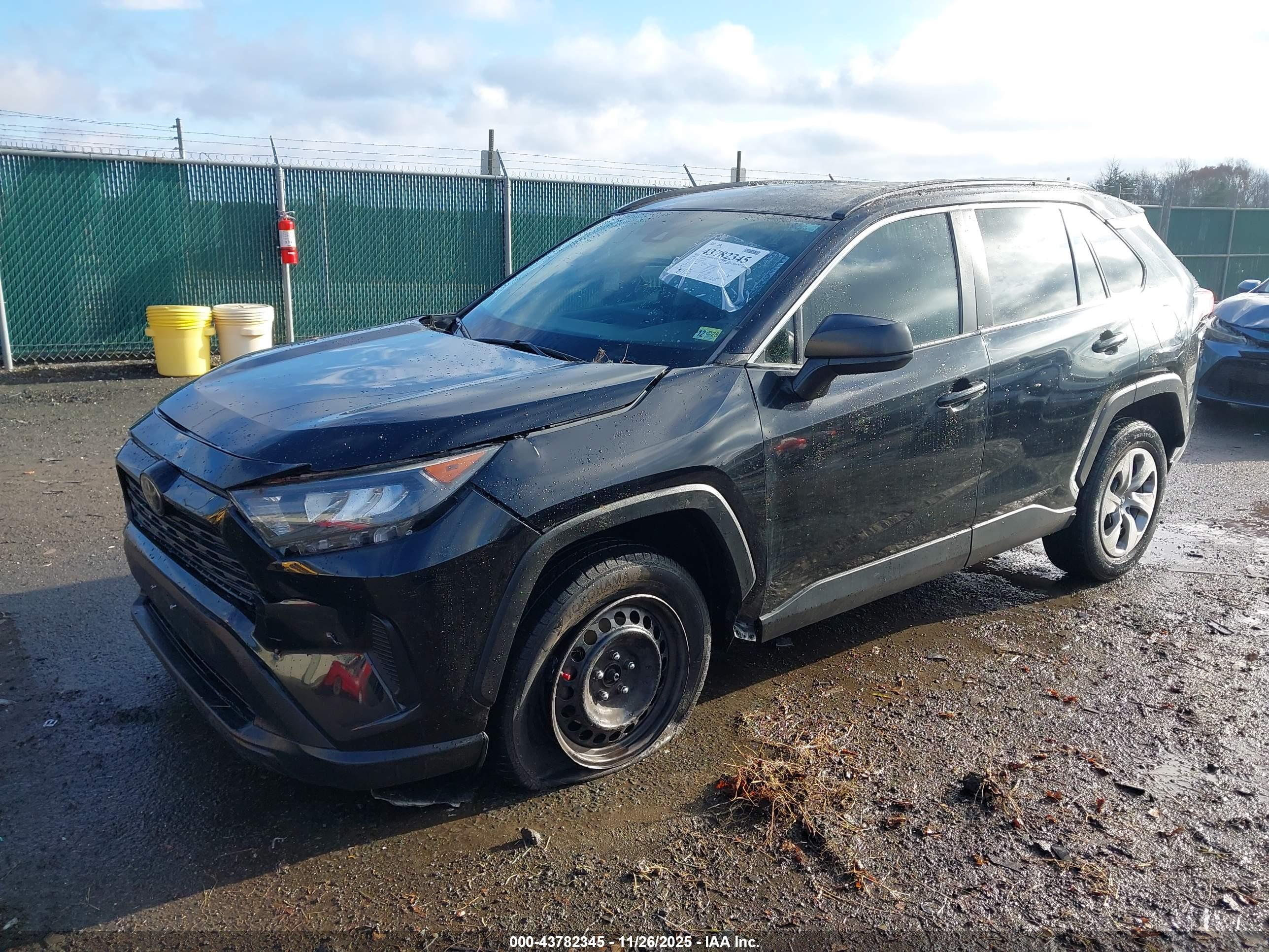 TOYOTA RAV4 image 2