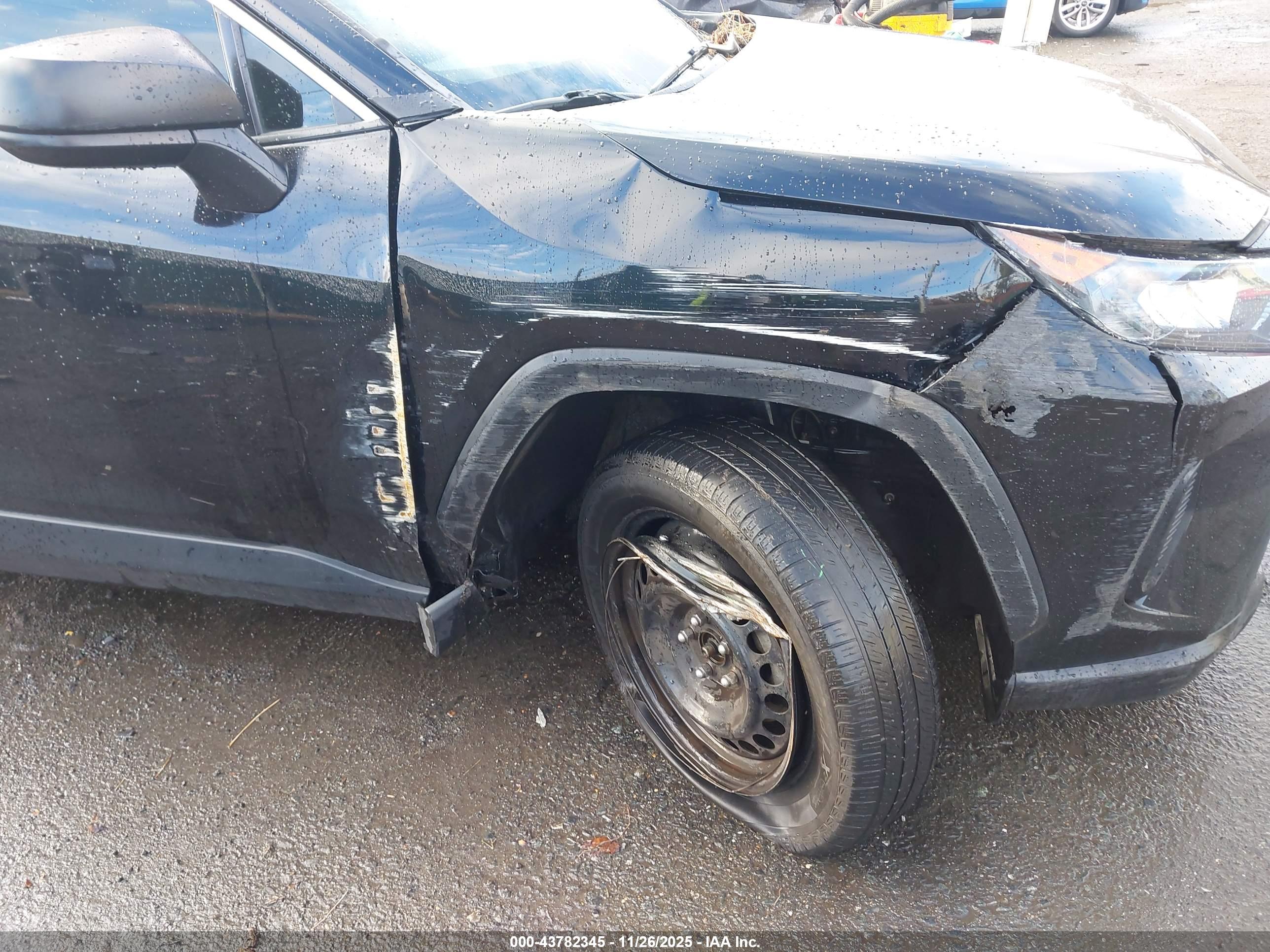 TOYOTA RAV4 image 6