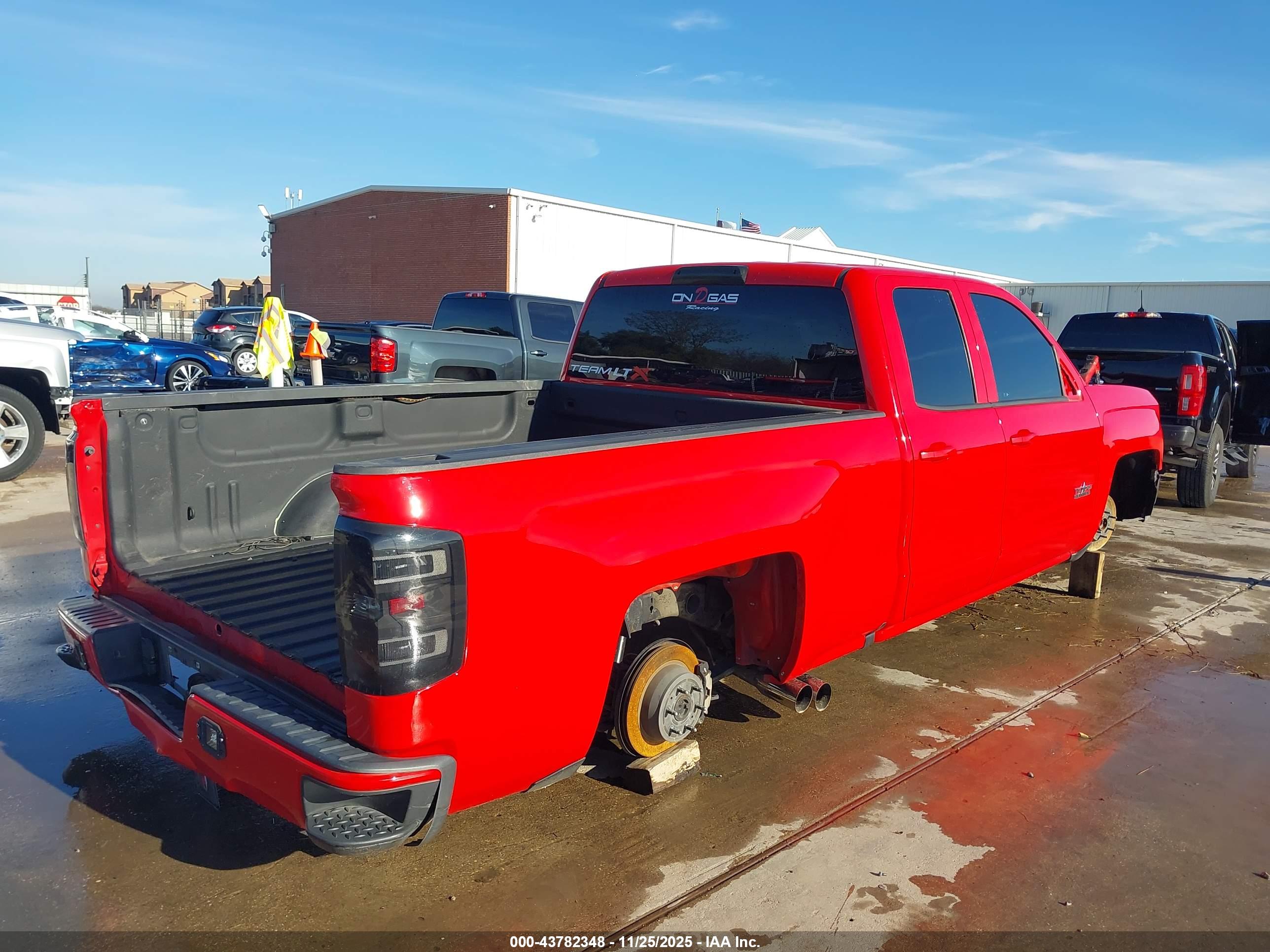 CHEVROLET SILVERADO image 4