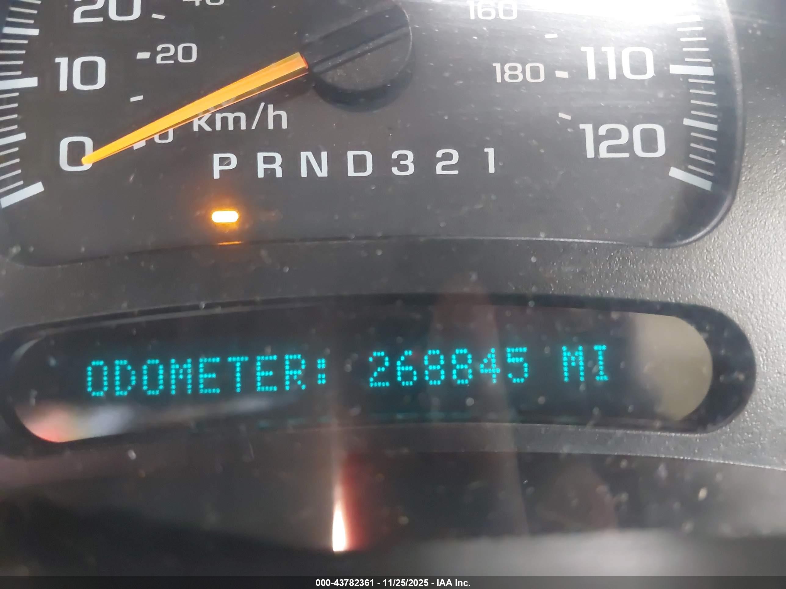 CHEVROLET TAHOE image 7
