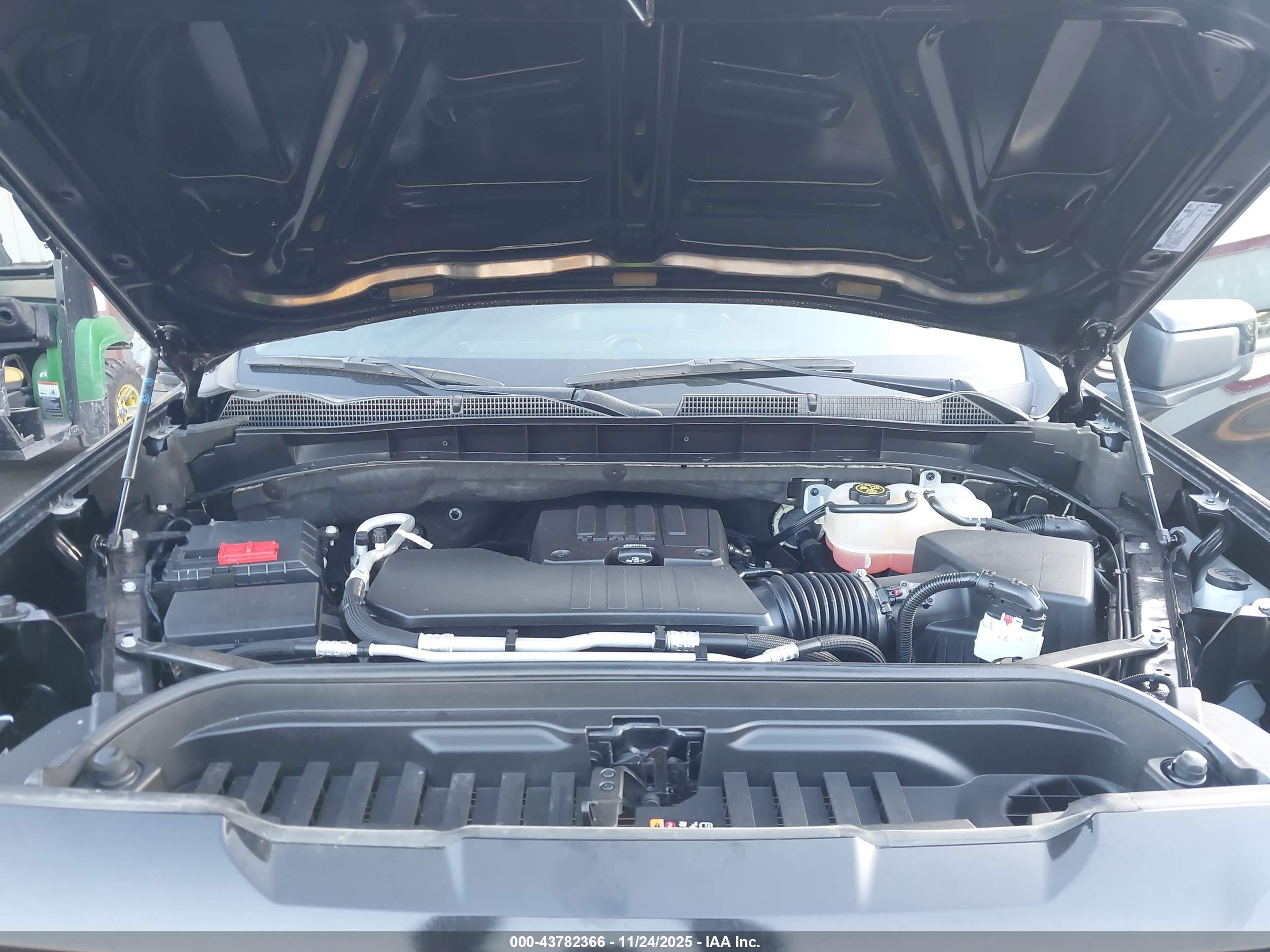 GMC SIERRA image 10
