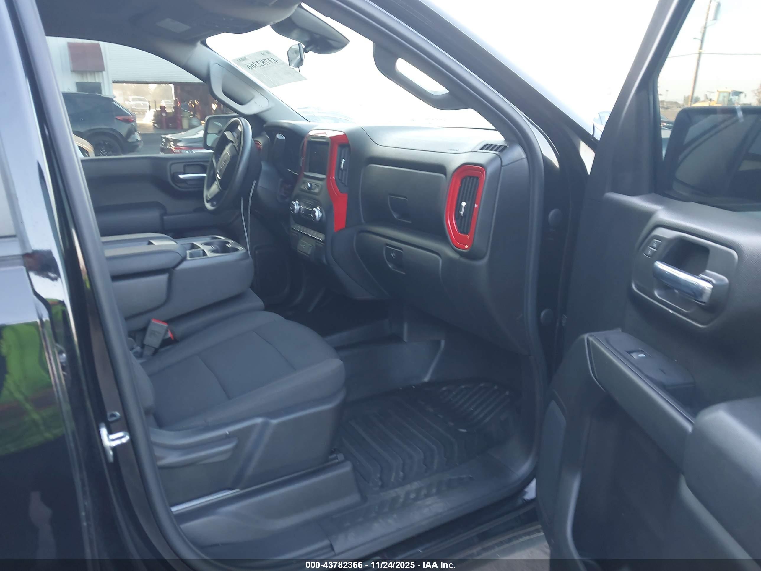 GMC SIERRA image 5