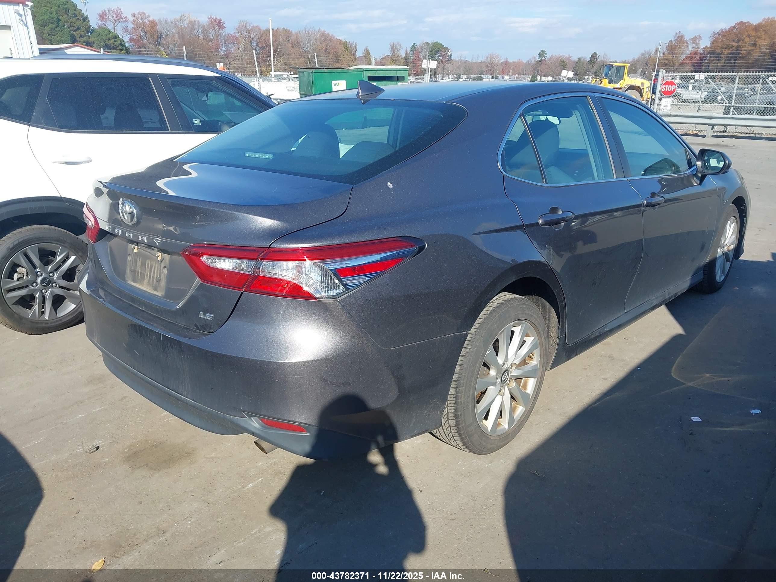 TOYOTA CAMRY image 4