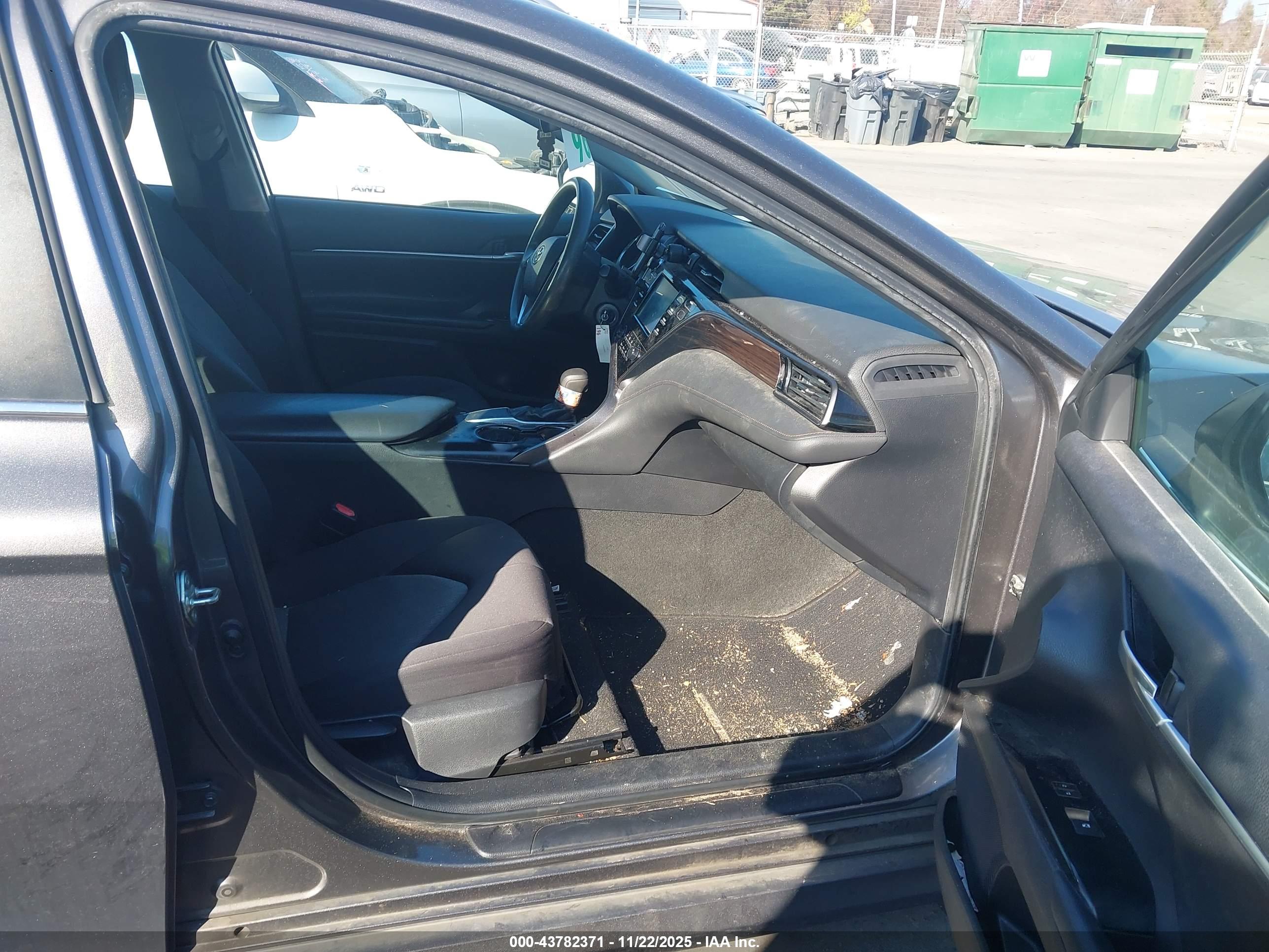TOYOTA CAMRY image 5