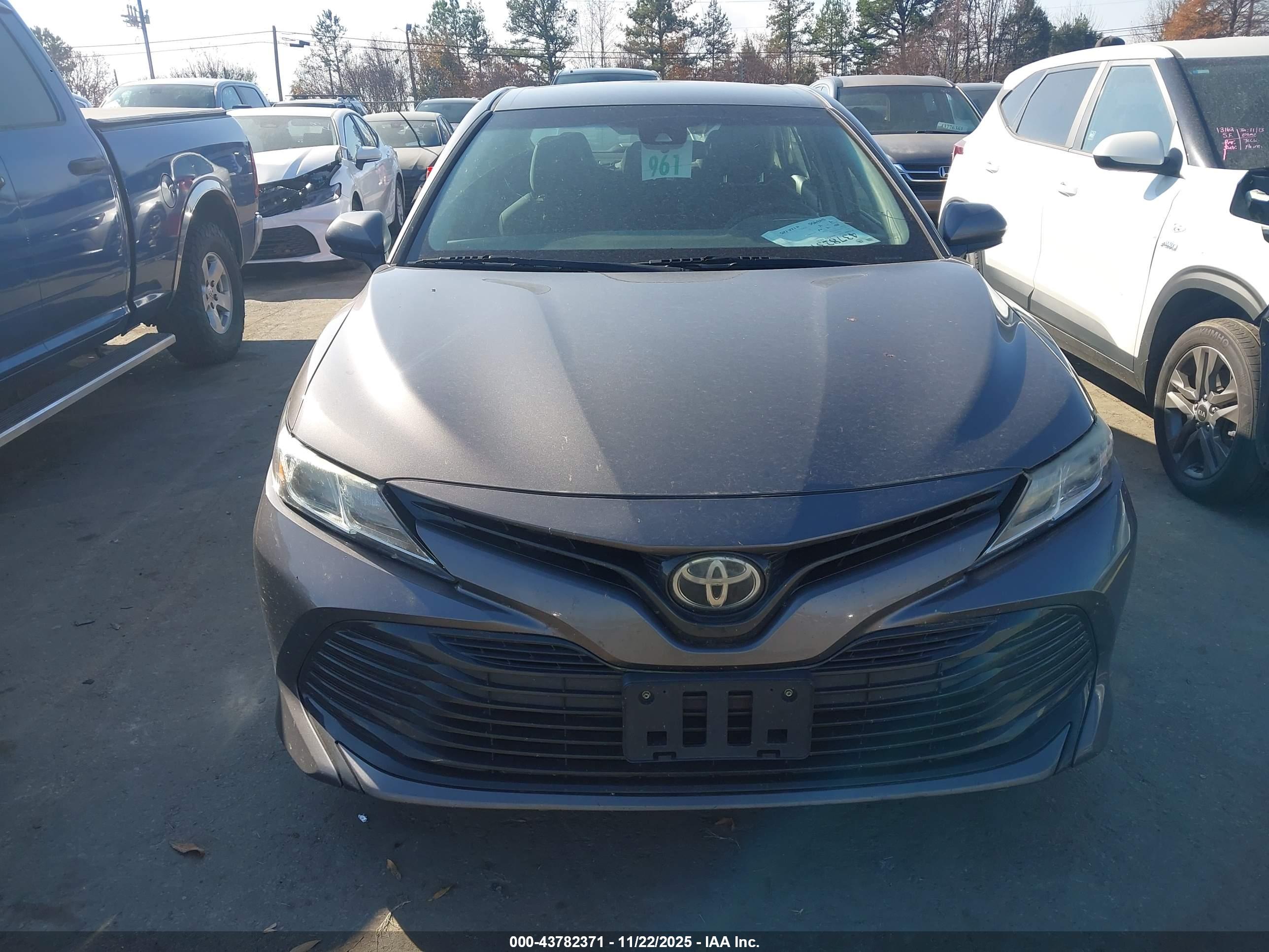 TOYOTA CAMRY image 6