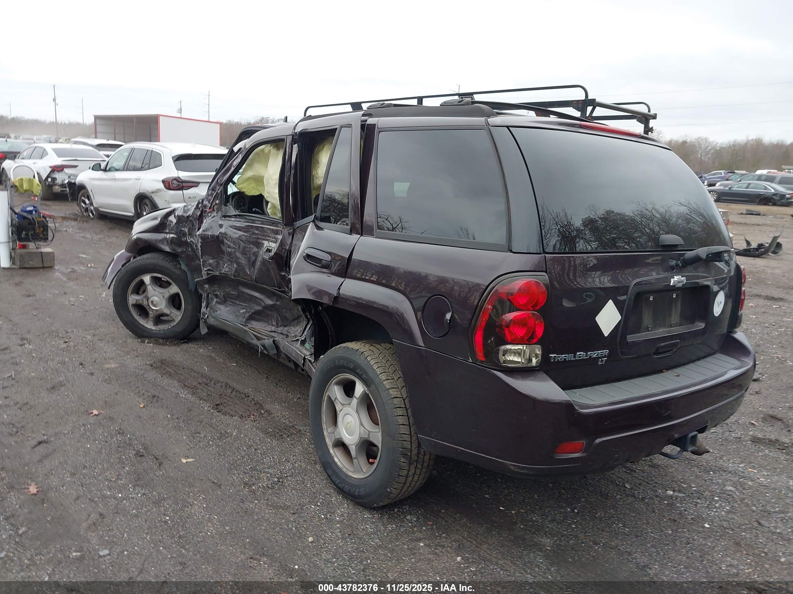 CHEVROLET TRAILBLAZER image 3