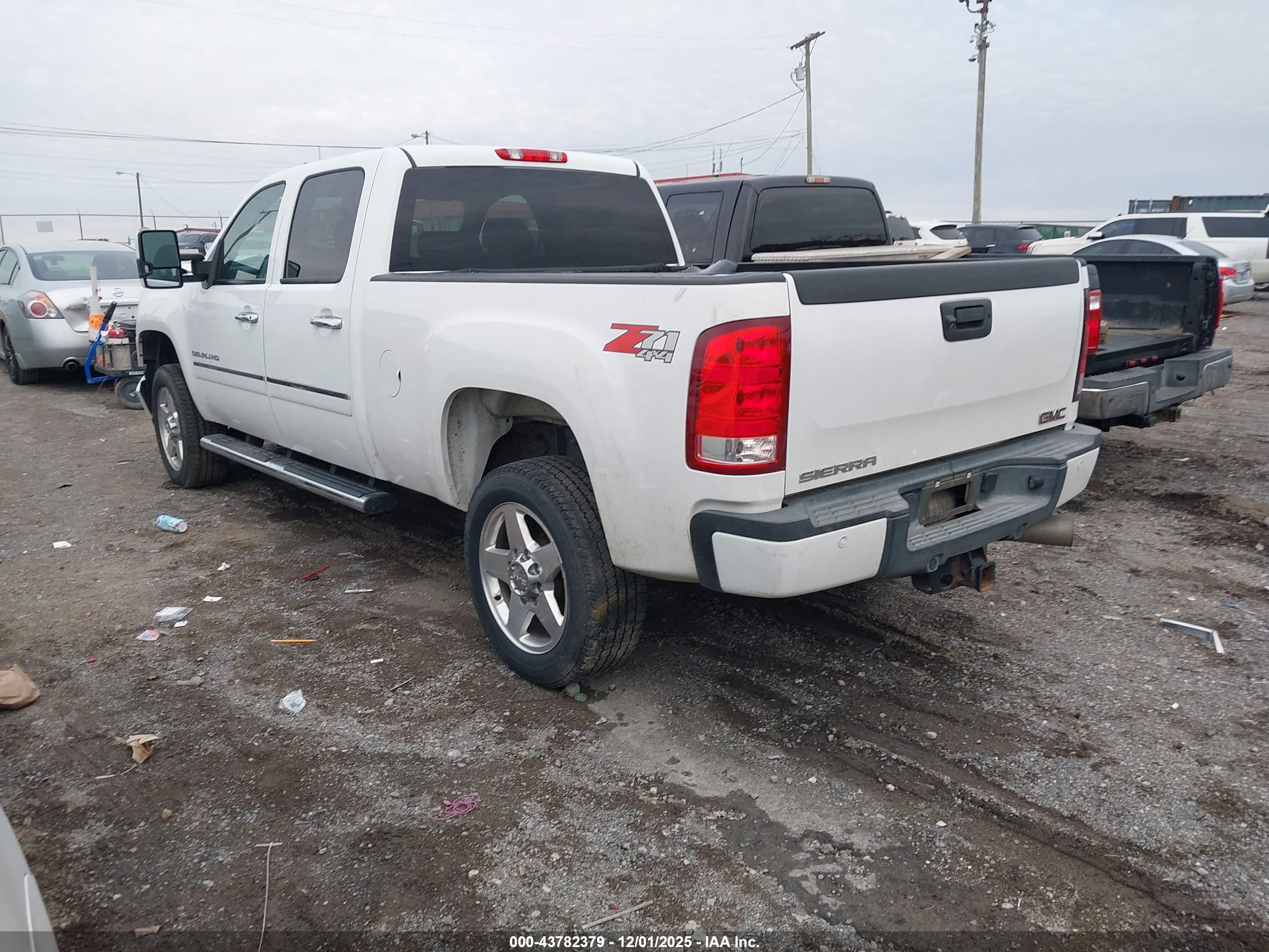 GMC SIERRA image 3