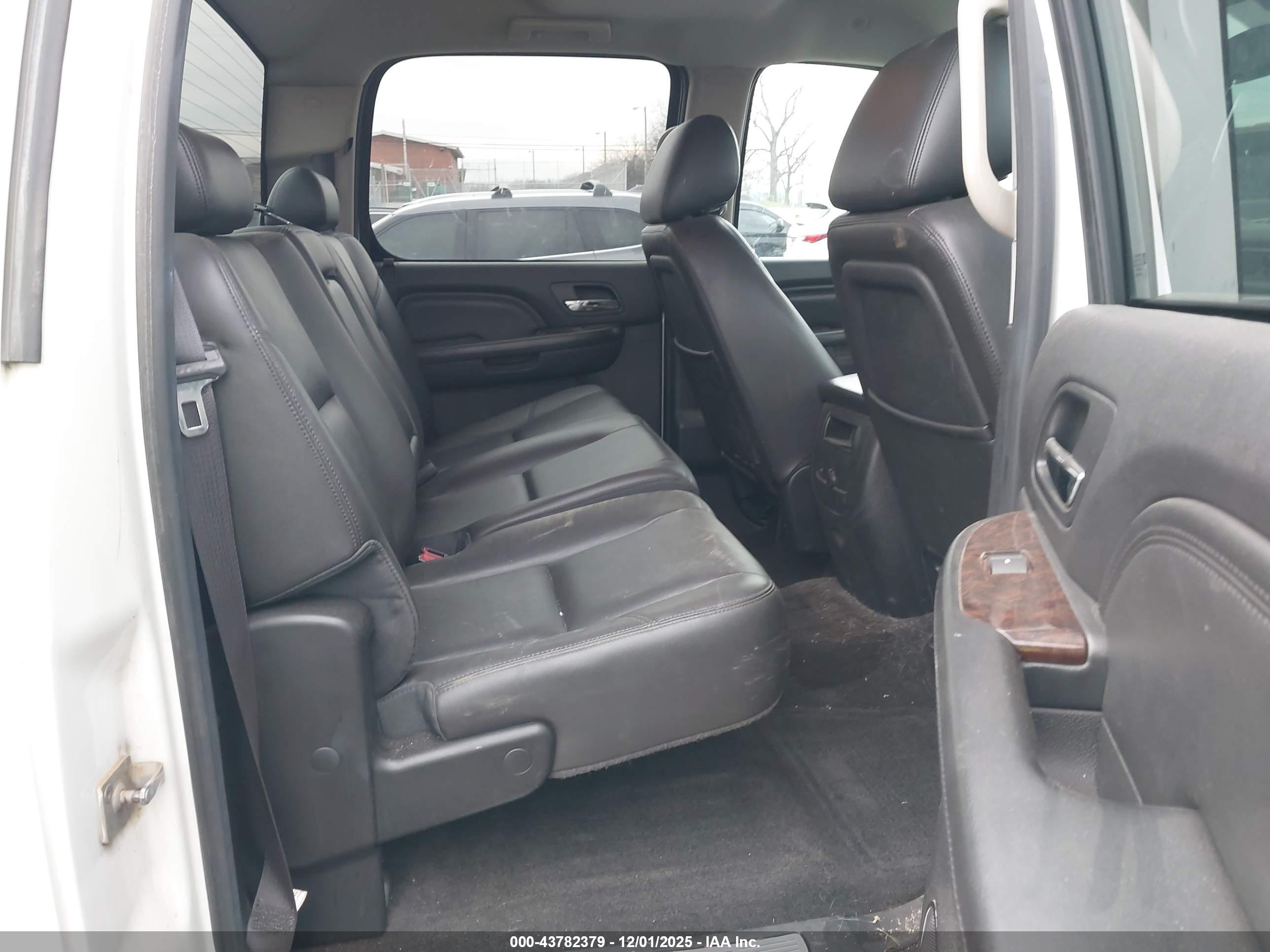 GMC SIERRA image 8