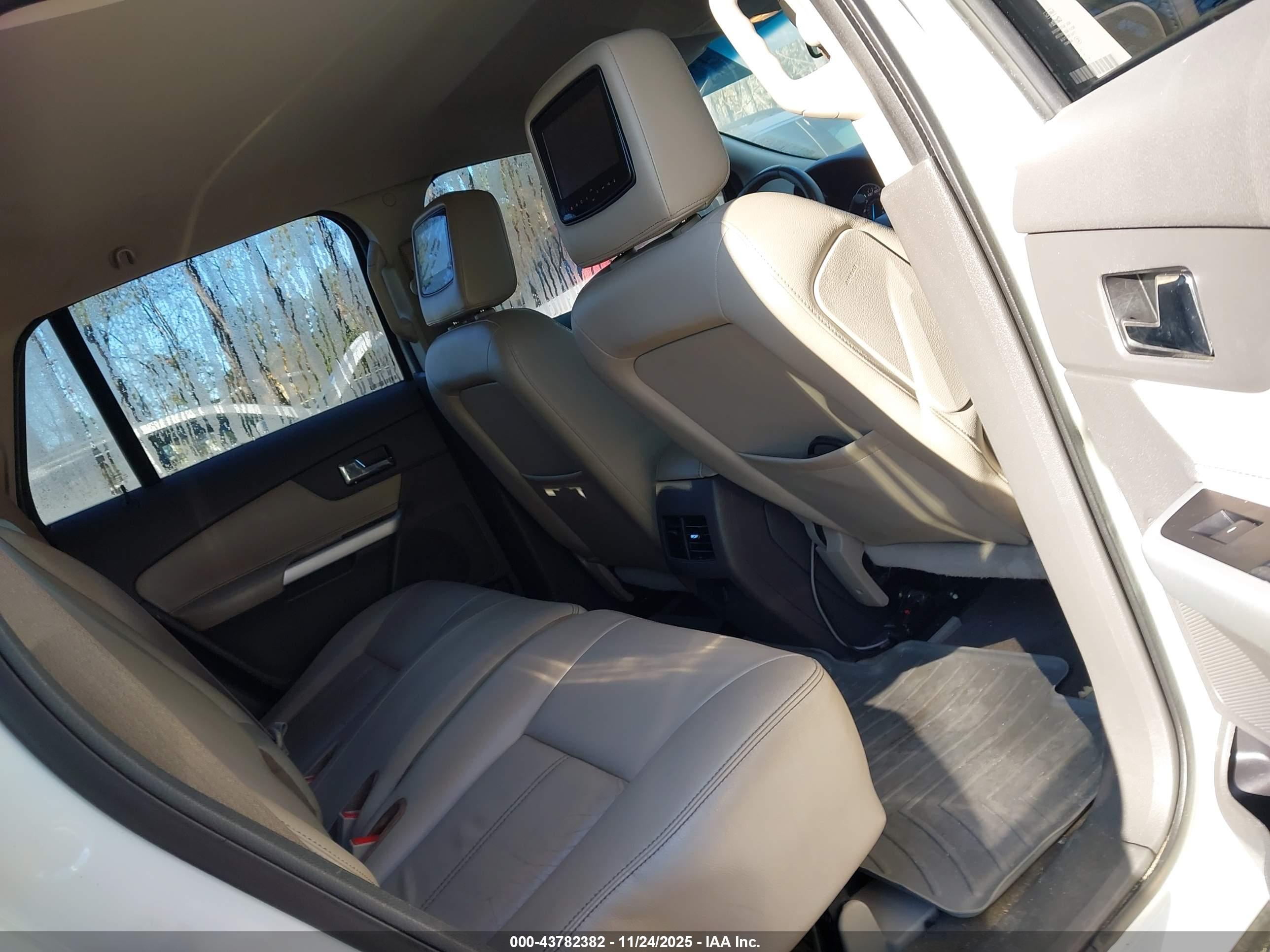 FORD EDGE image 8