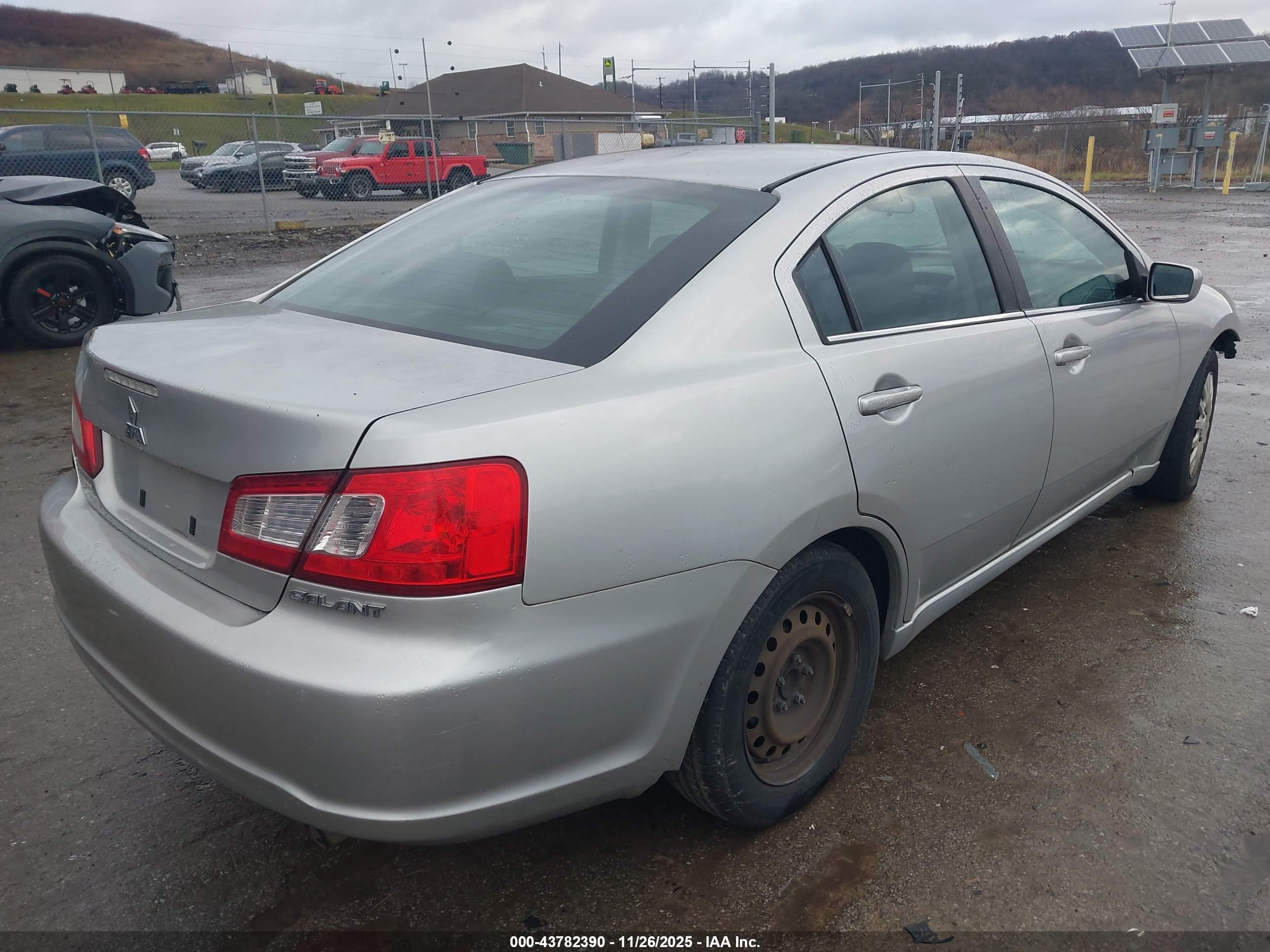 MITSUBISHI GALANT image 4
