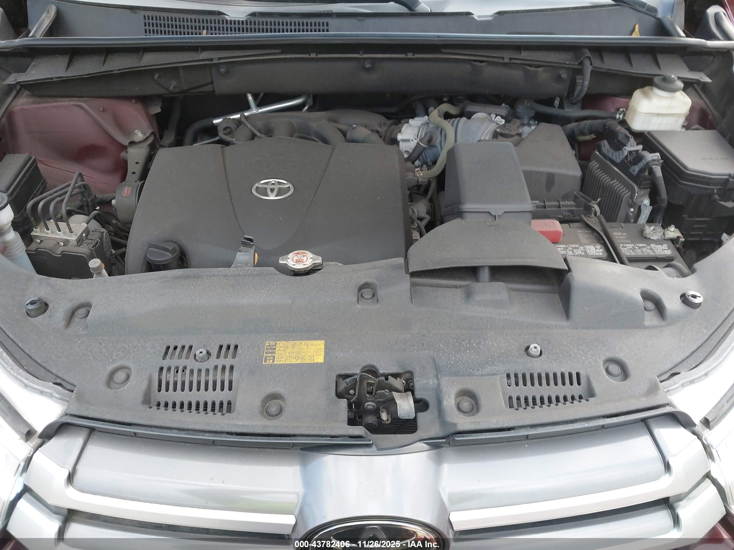 TOYOTA HIGHLANDER image 10