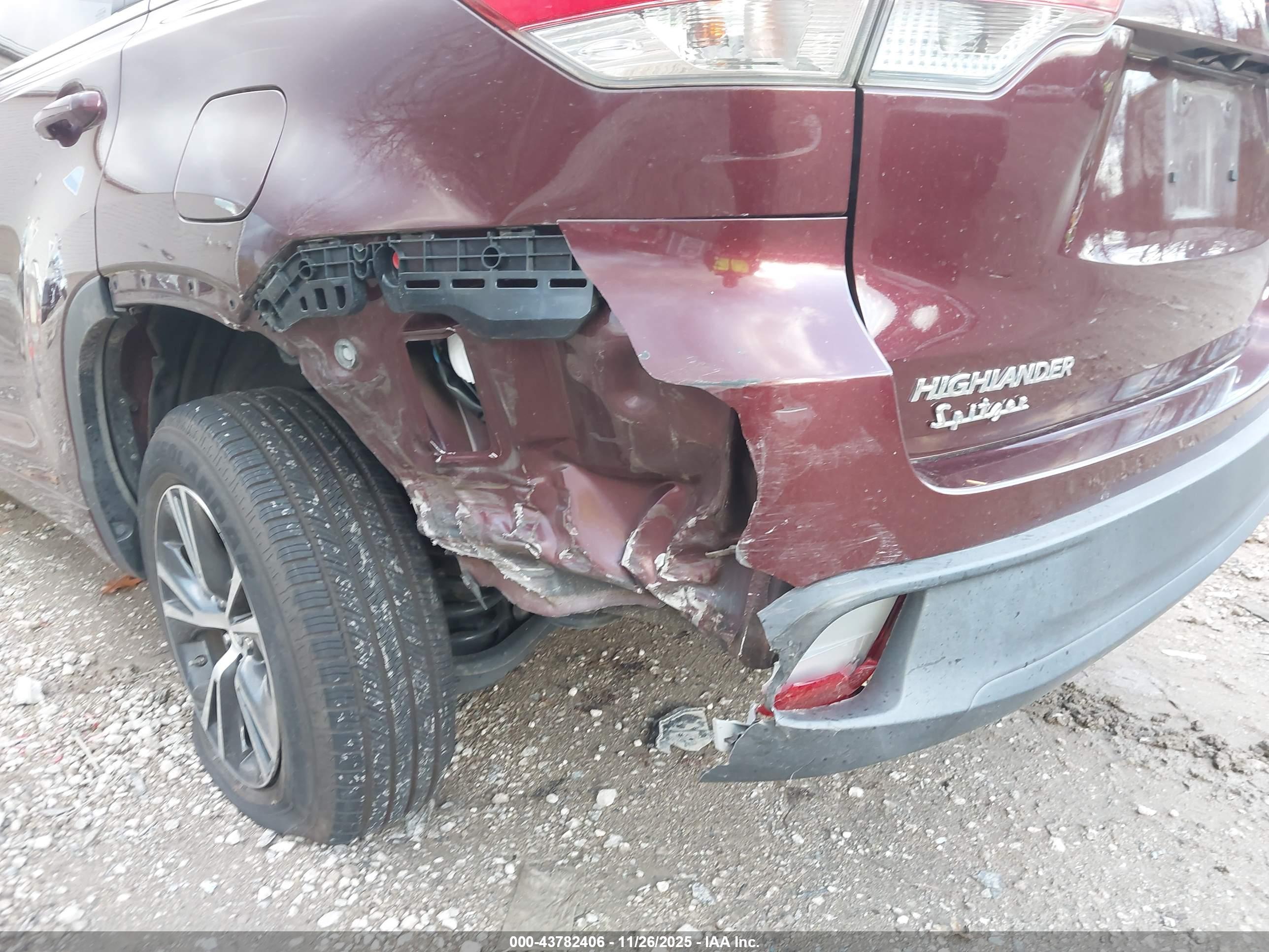 TOYOTA HIGHLANDER image 6