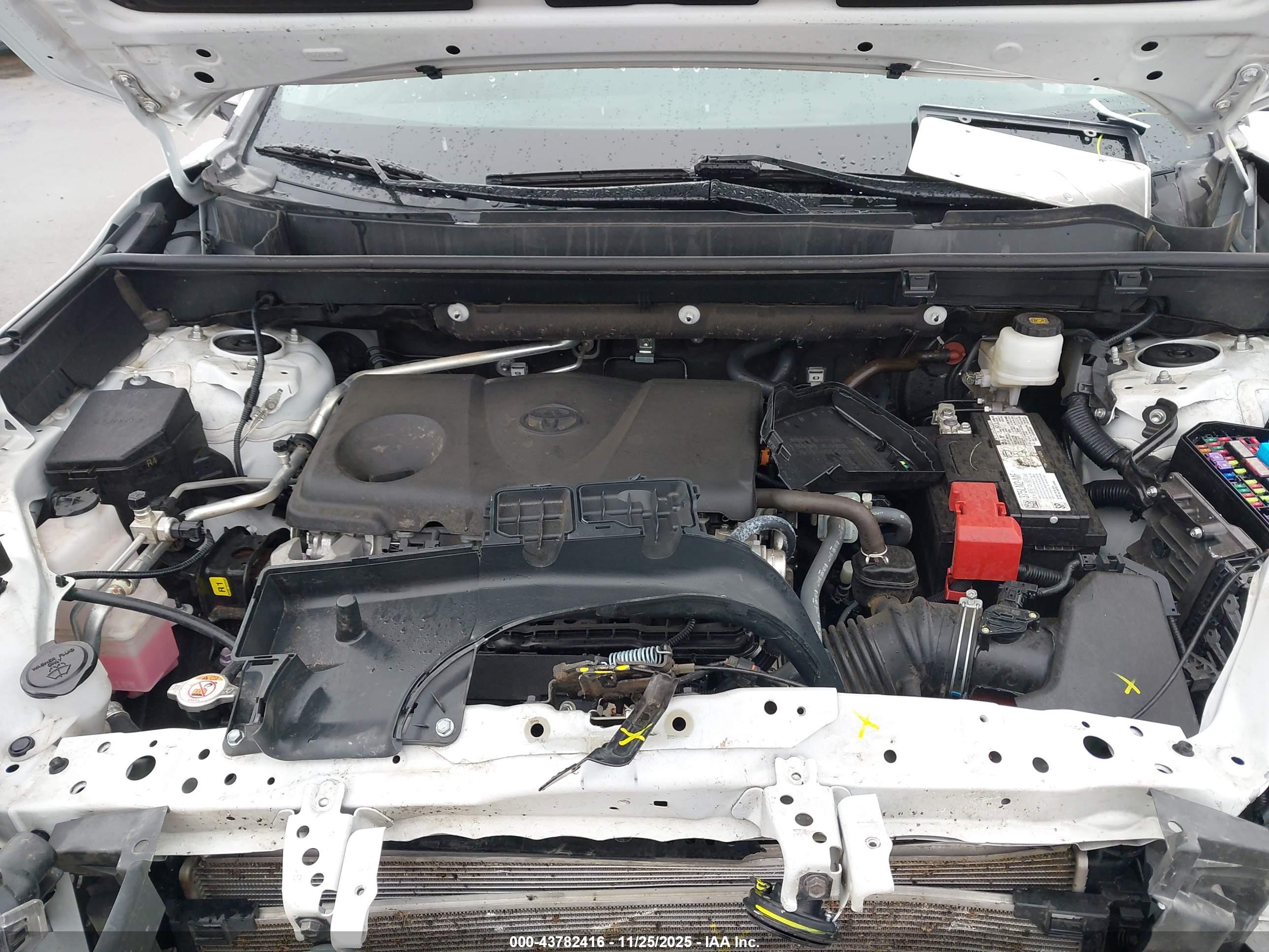 TOYOTA RAV4 image 10
