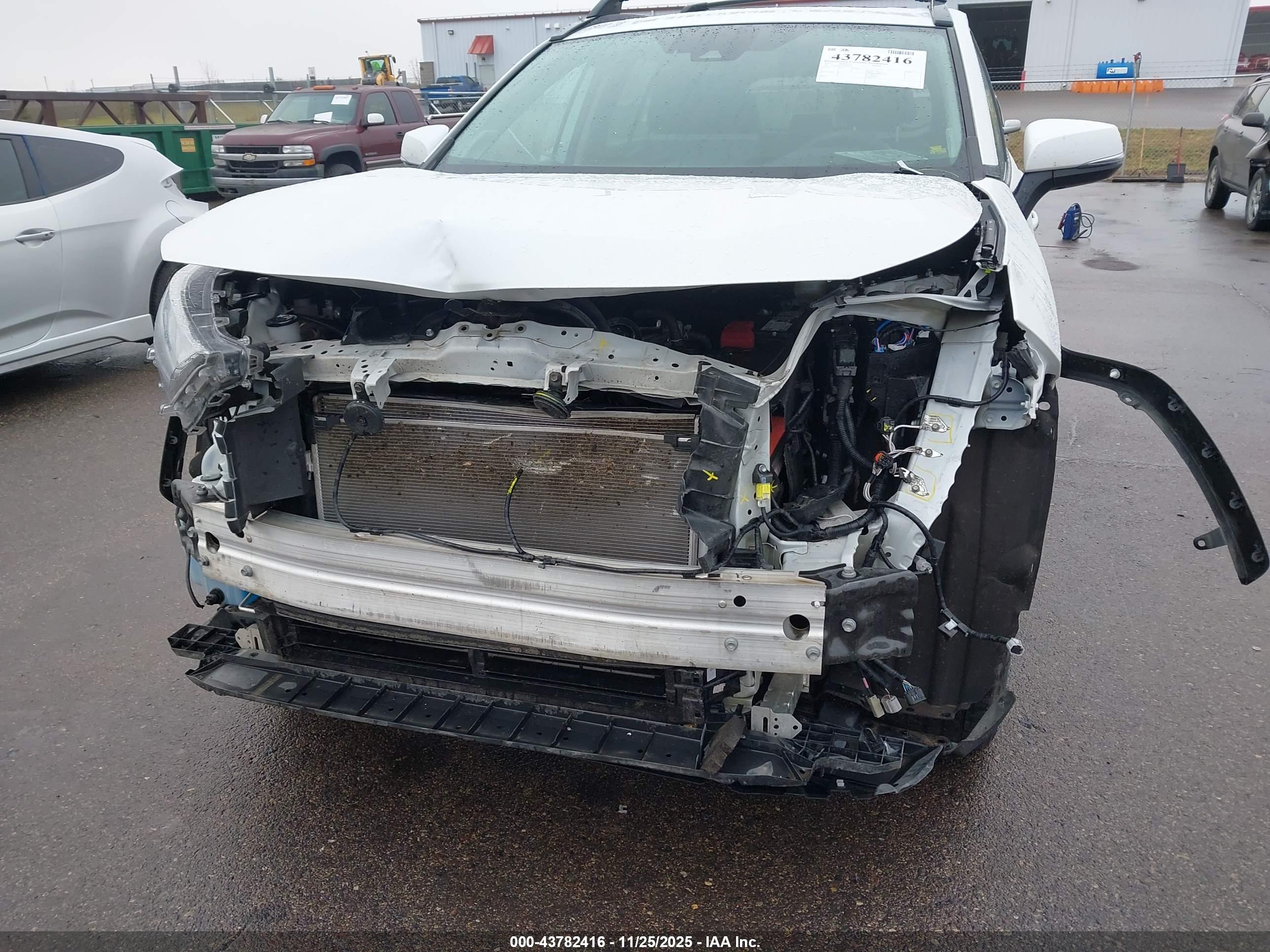 TOYOTA RAV4 image 6
