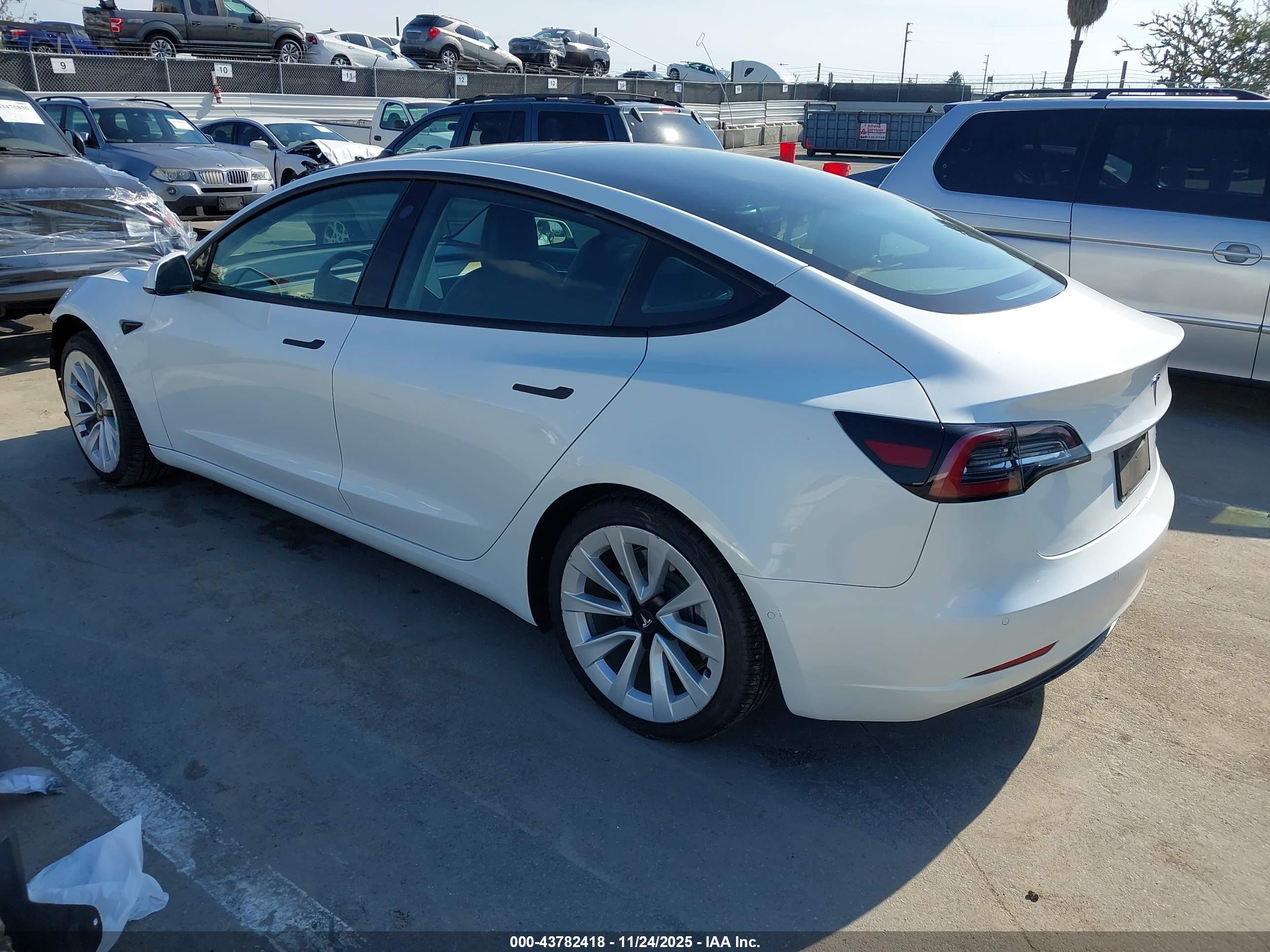TESLA MODEL image 3