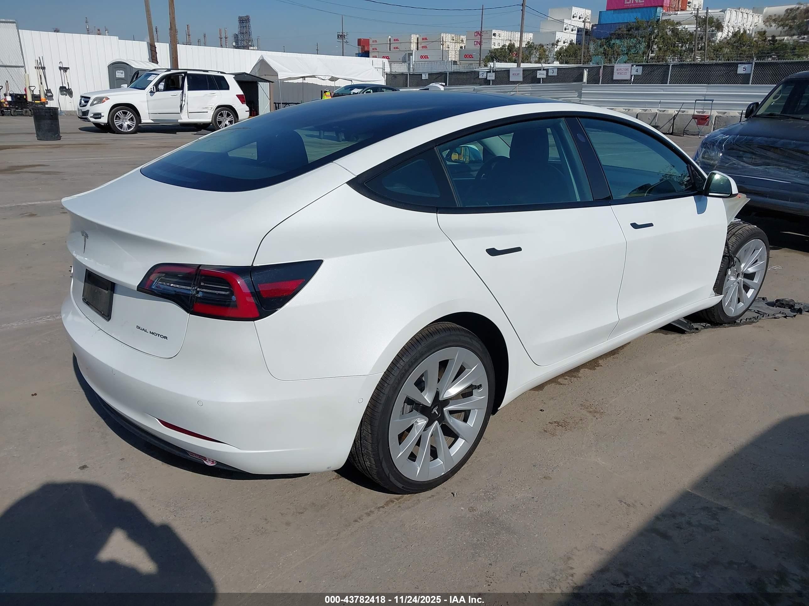TESLA MODEL image 4