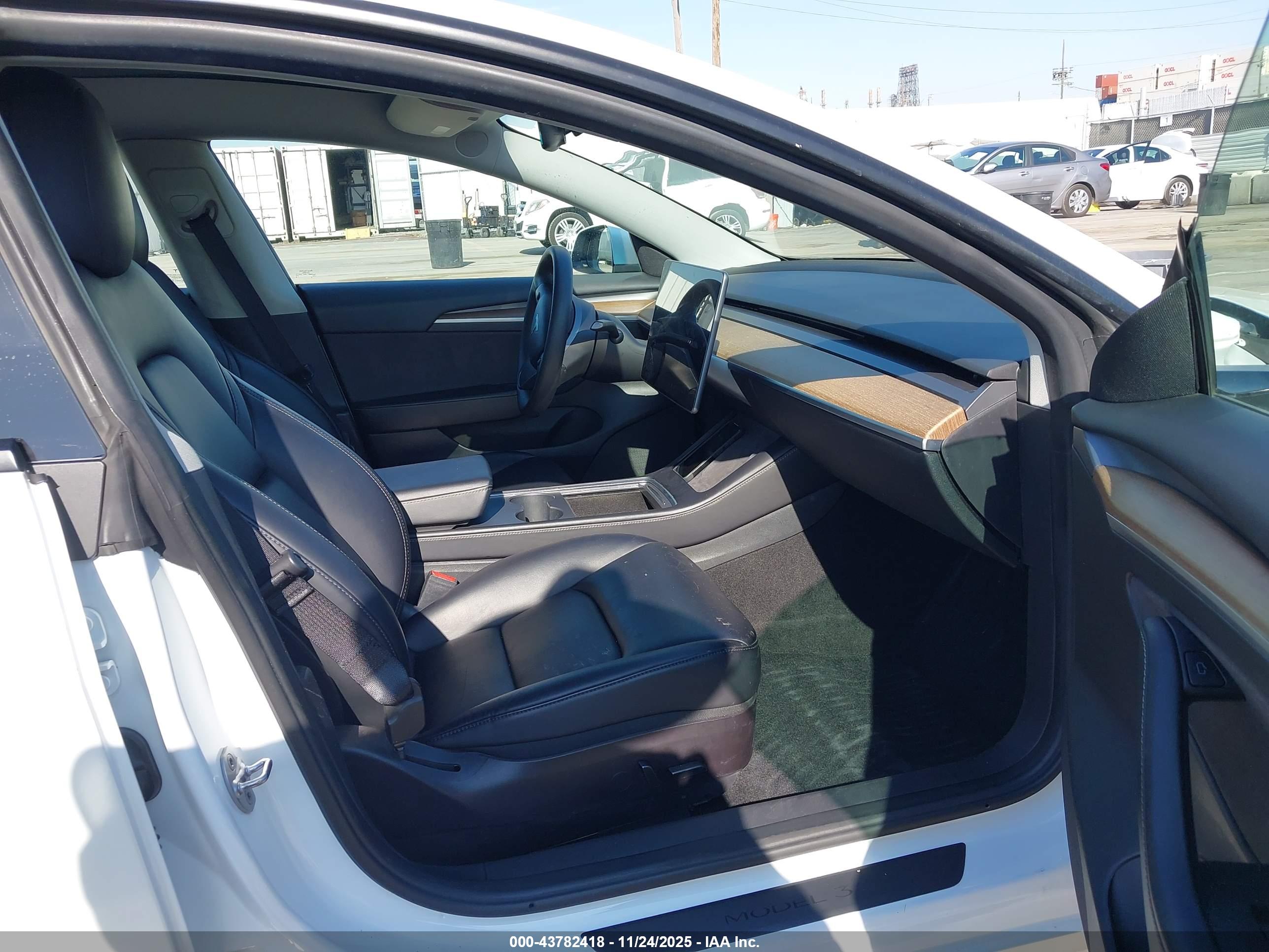TESLA MODEL image 5