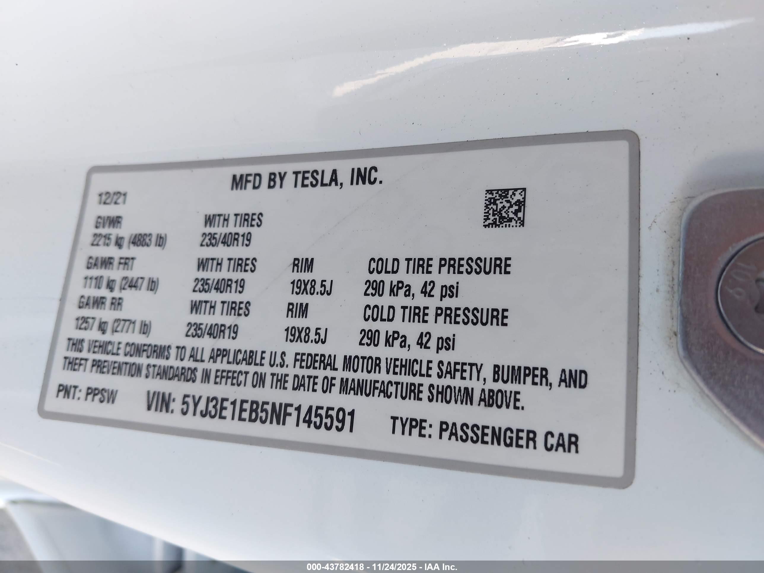 TESLA MODEL image 9