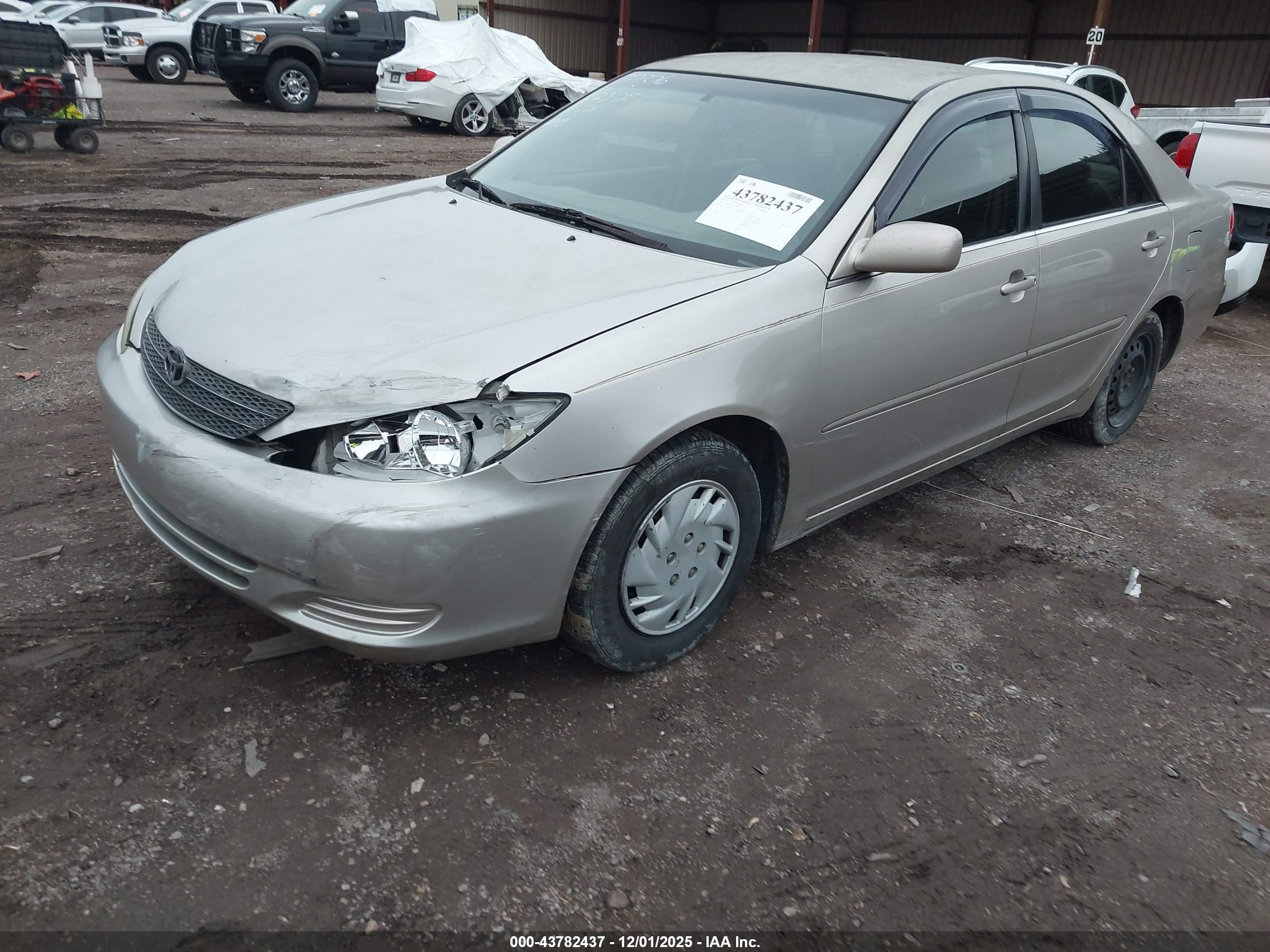 TOYOTA CAMRY image 2