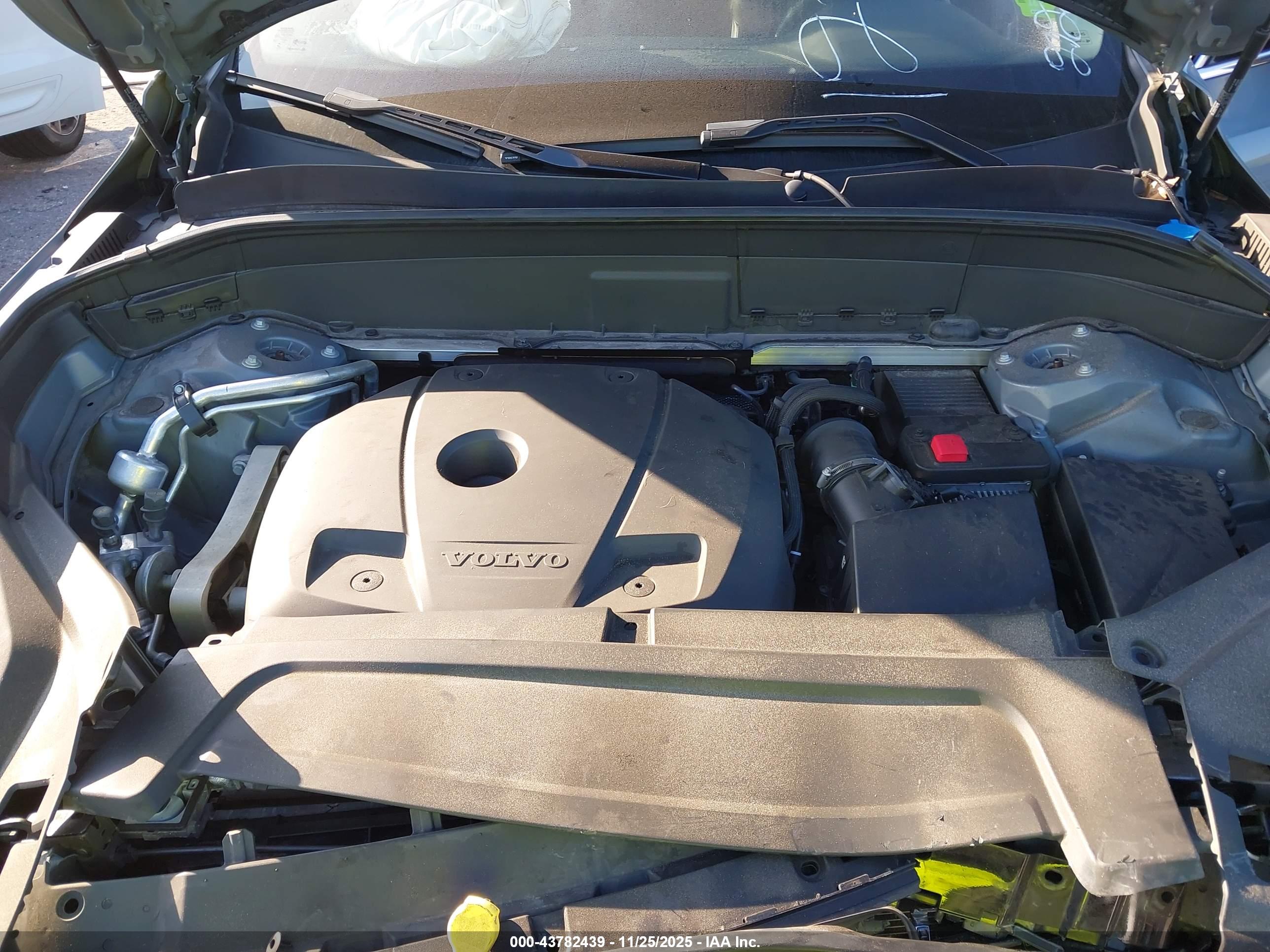 VOLVO XC90 image 10