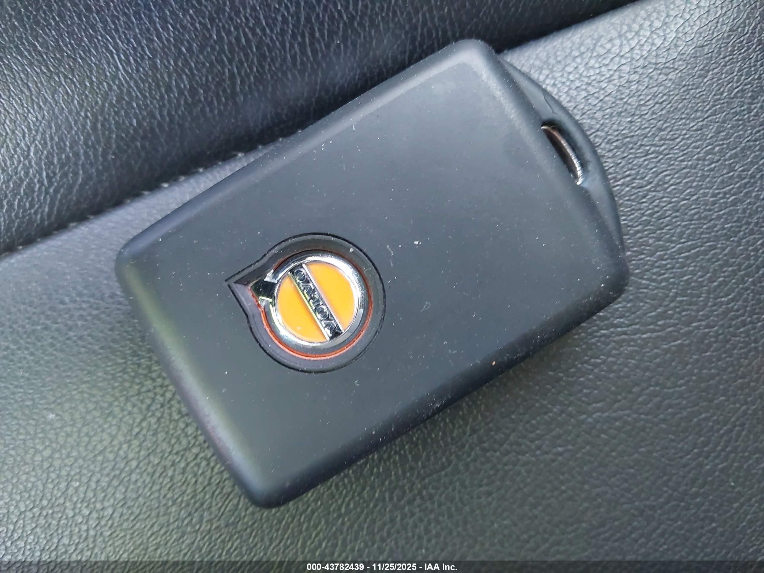 VOLVO XC90 image 11
