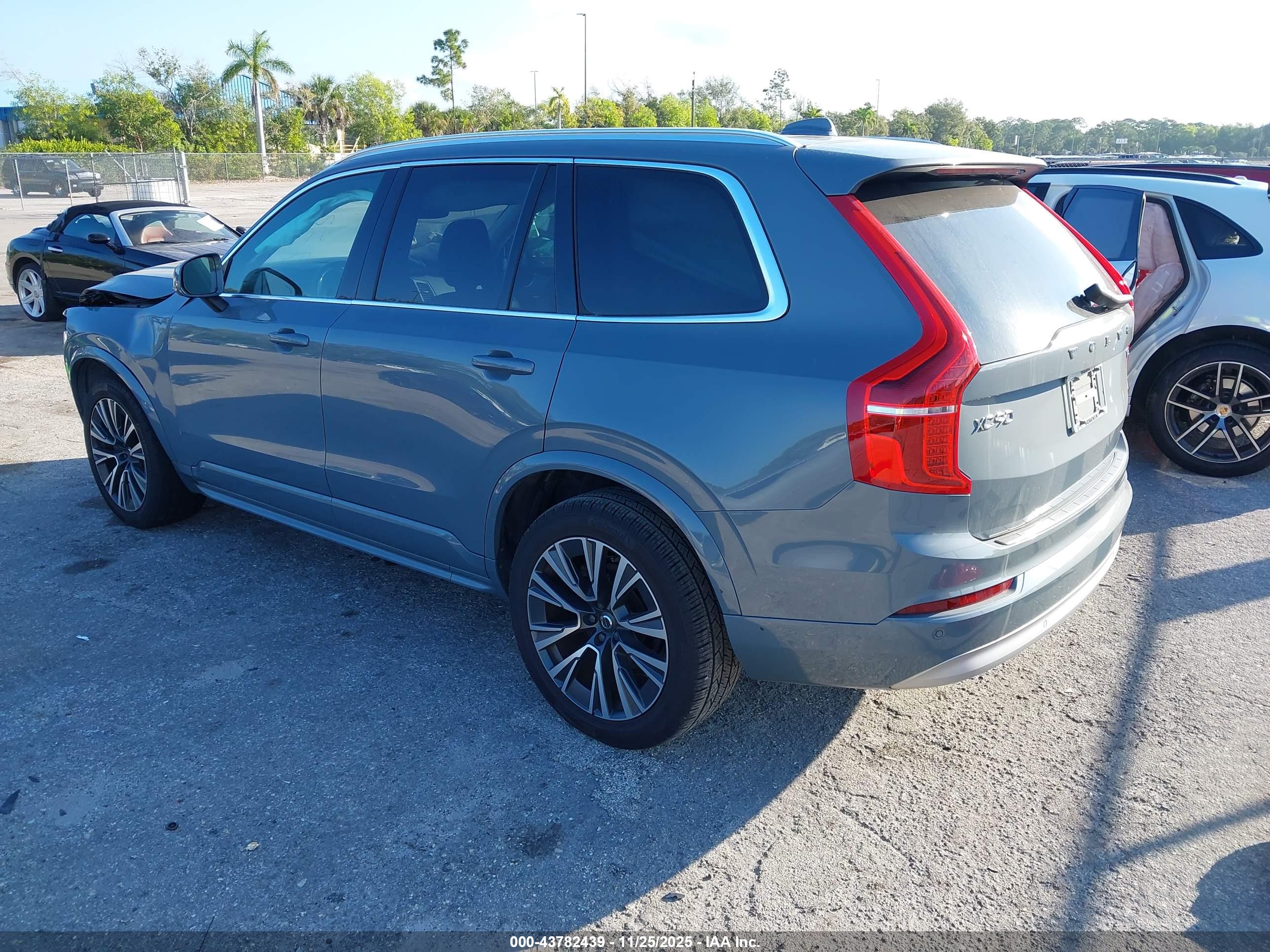 VOLVO XC90 image 3