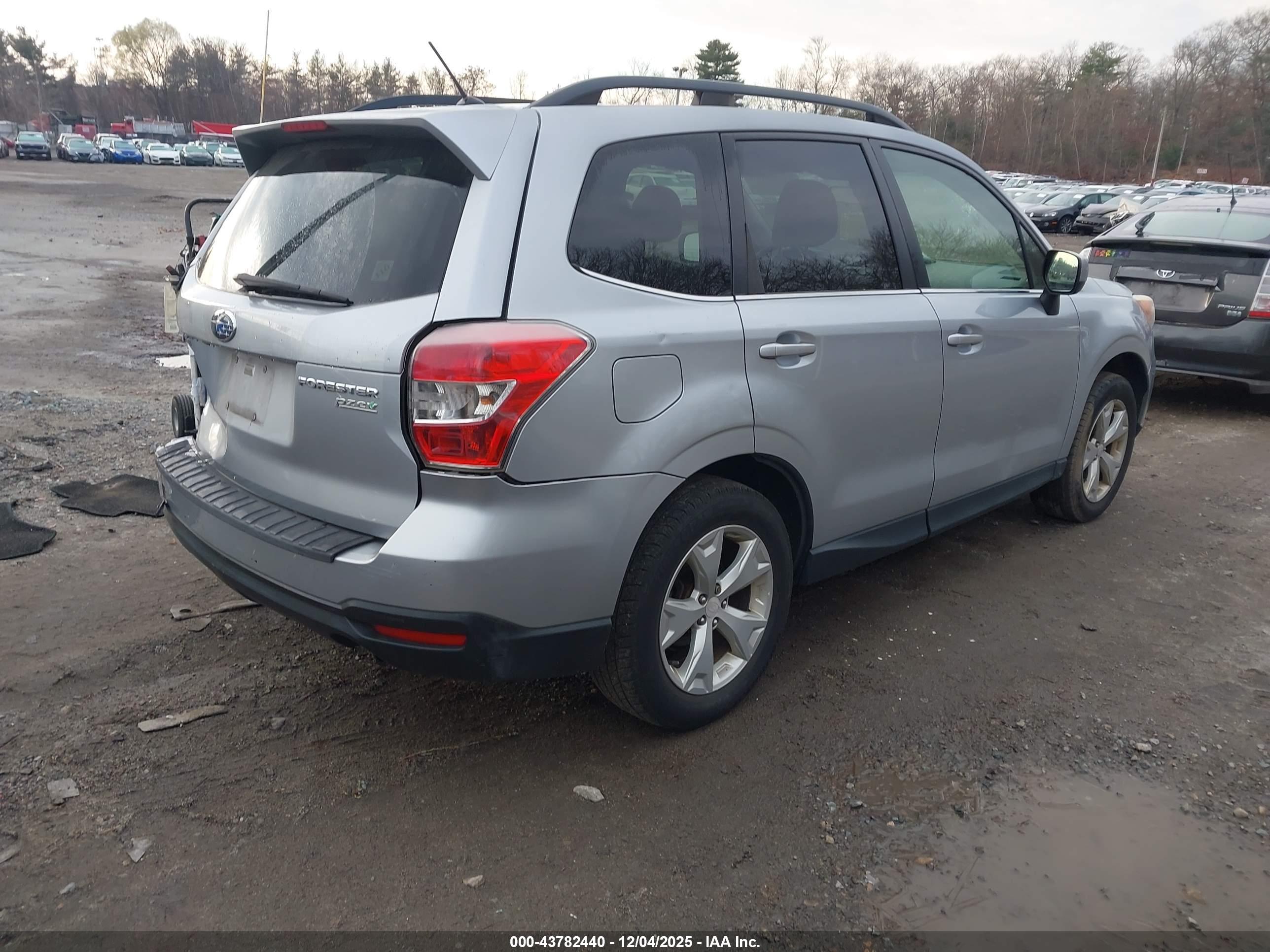 SUBARU FORESTER image 4