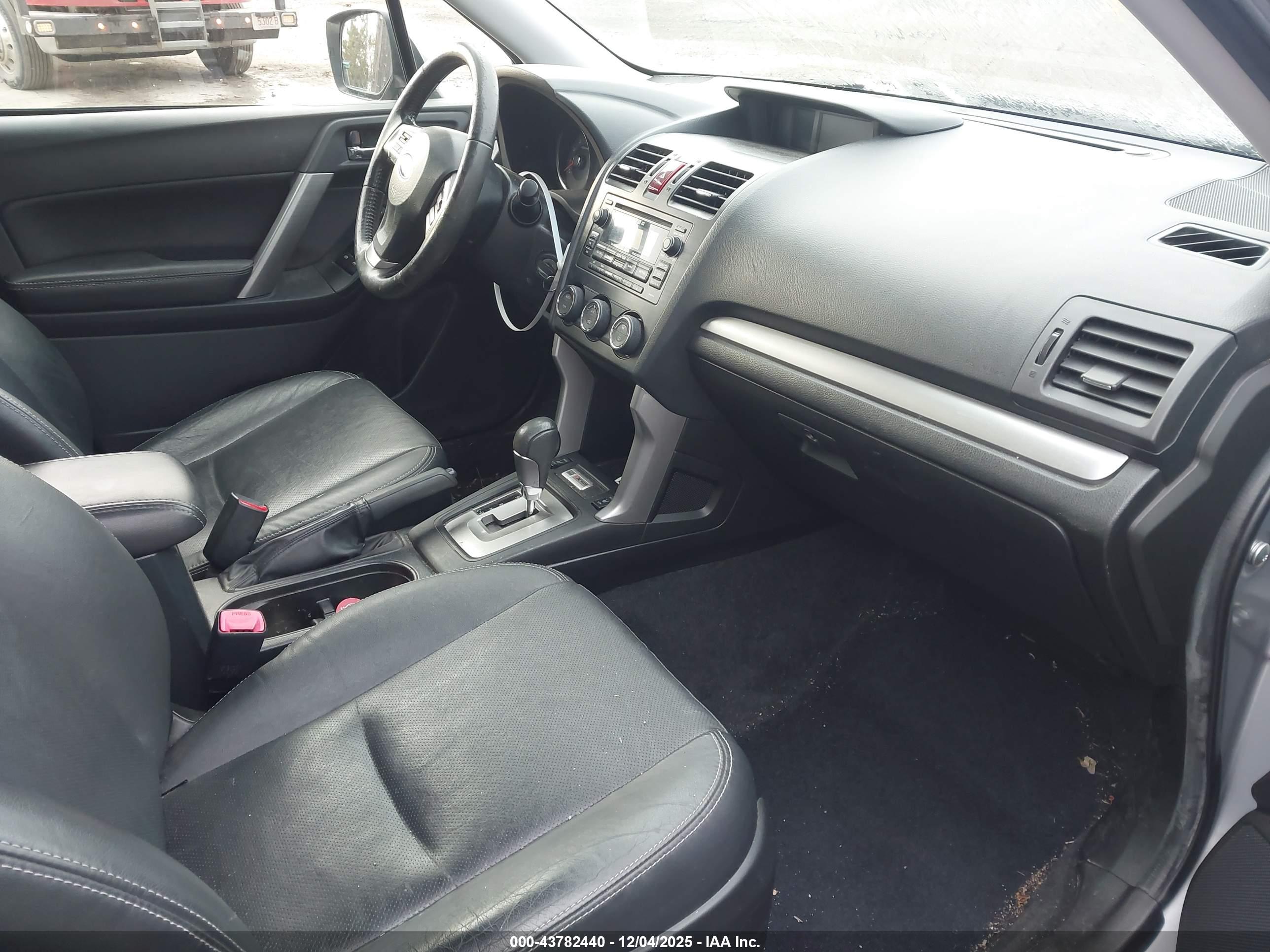 SUBARU FORESTER image 5