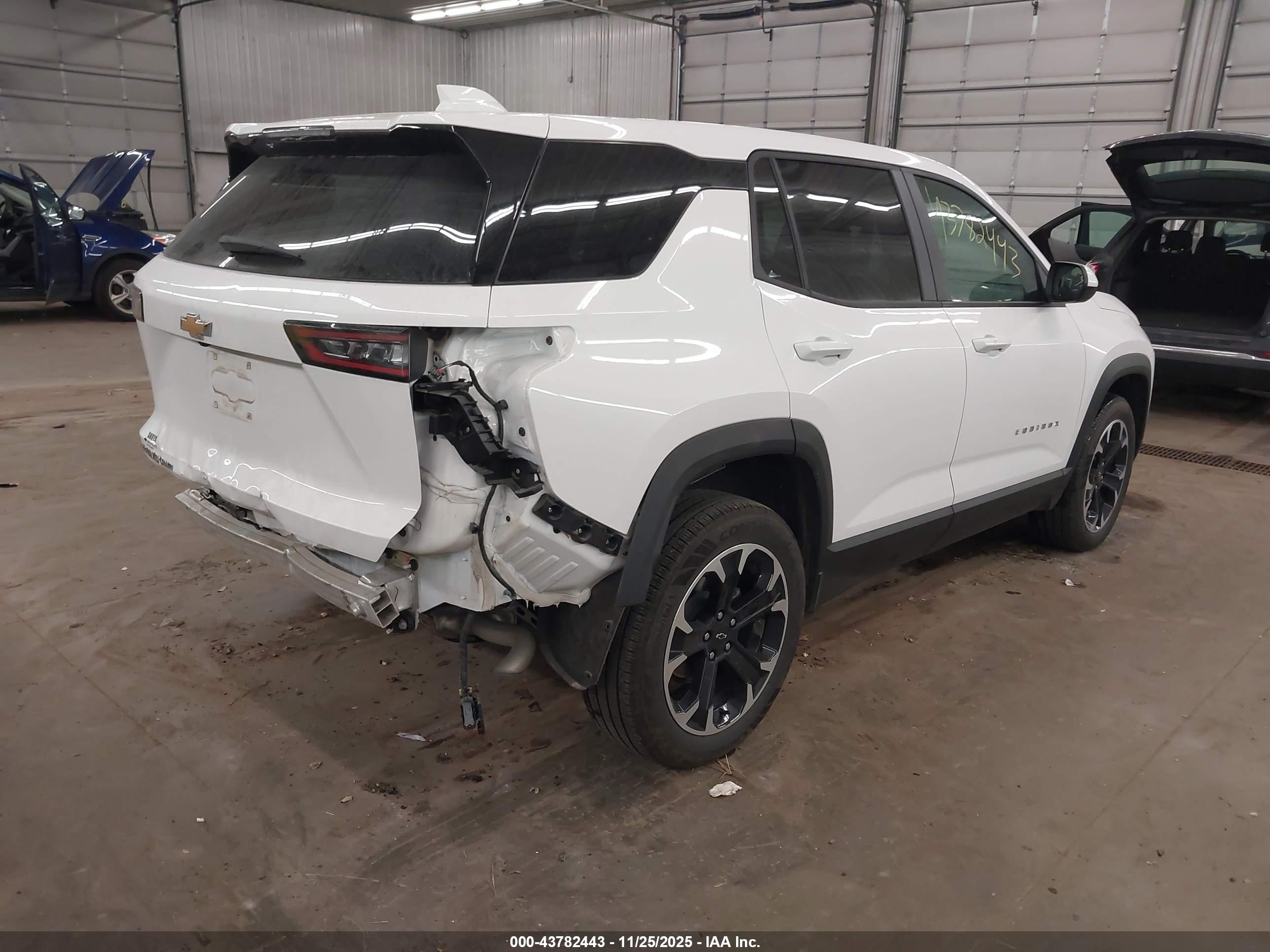 CHEVROLET EQUINOX image 4