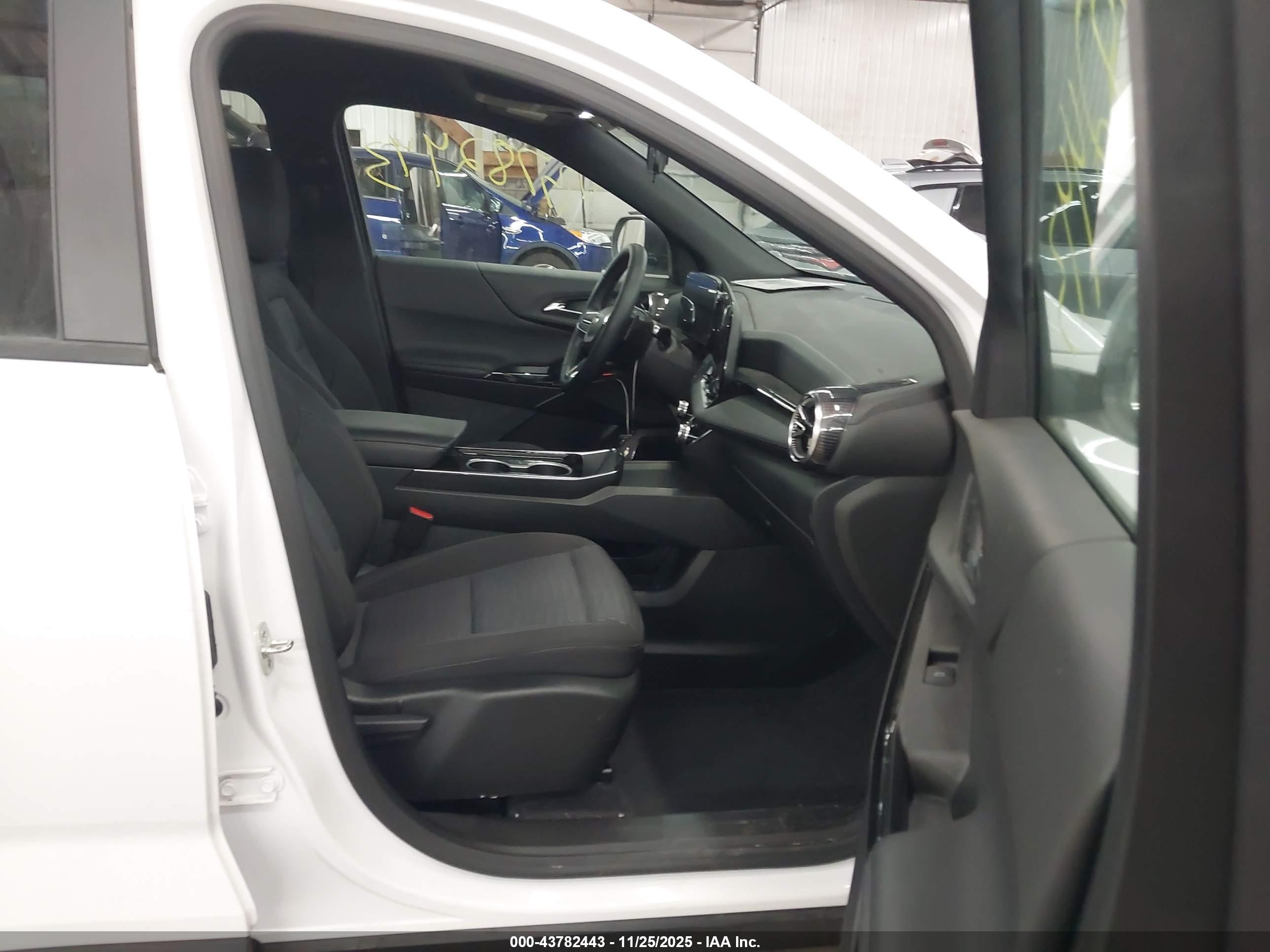 CHEVROLET EQUINOX image 5