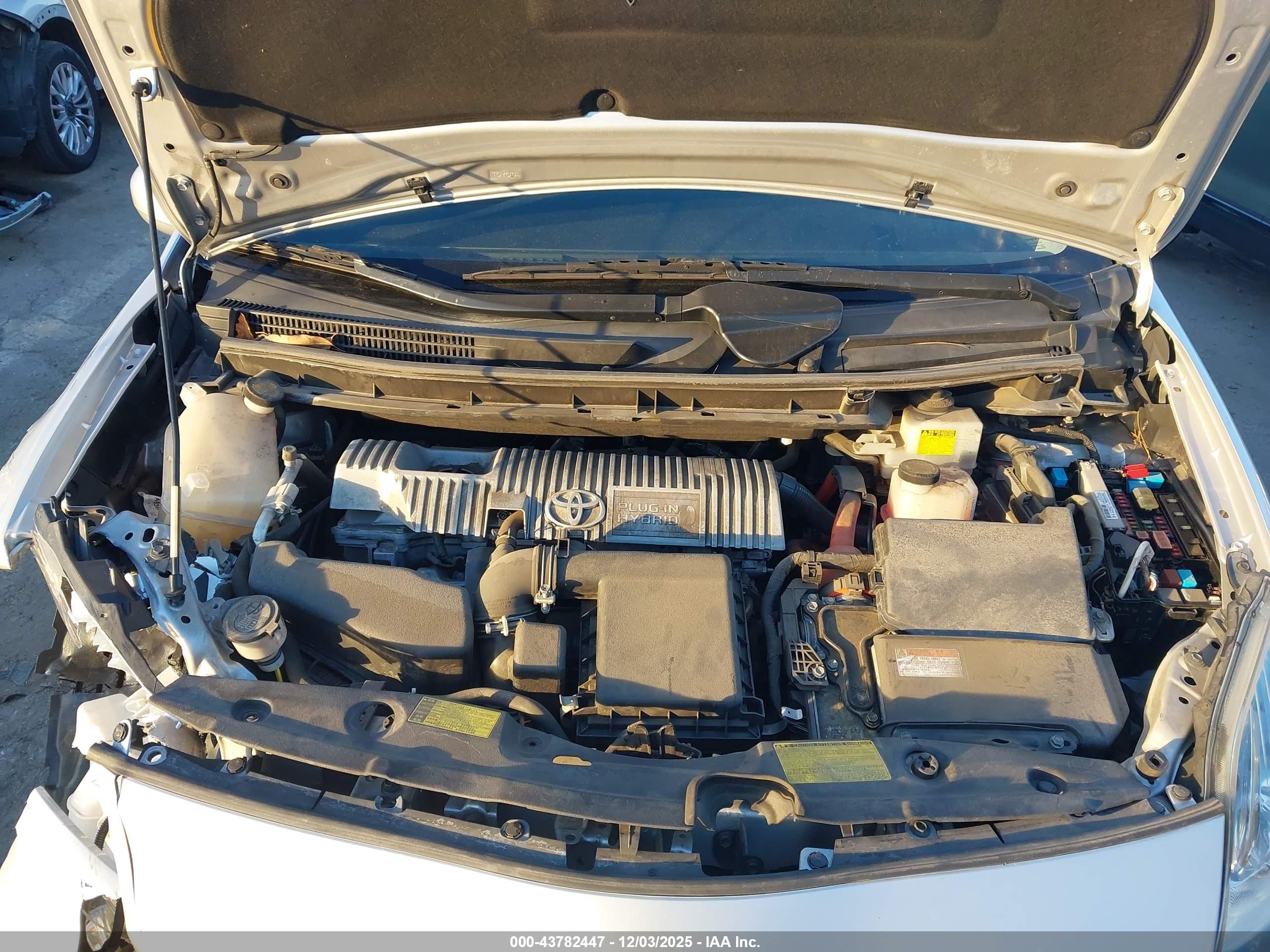 TOYOTA PRIUS image 10