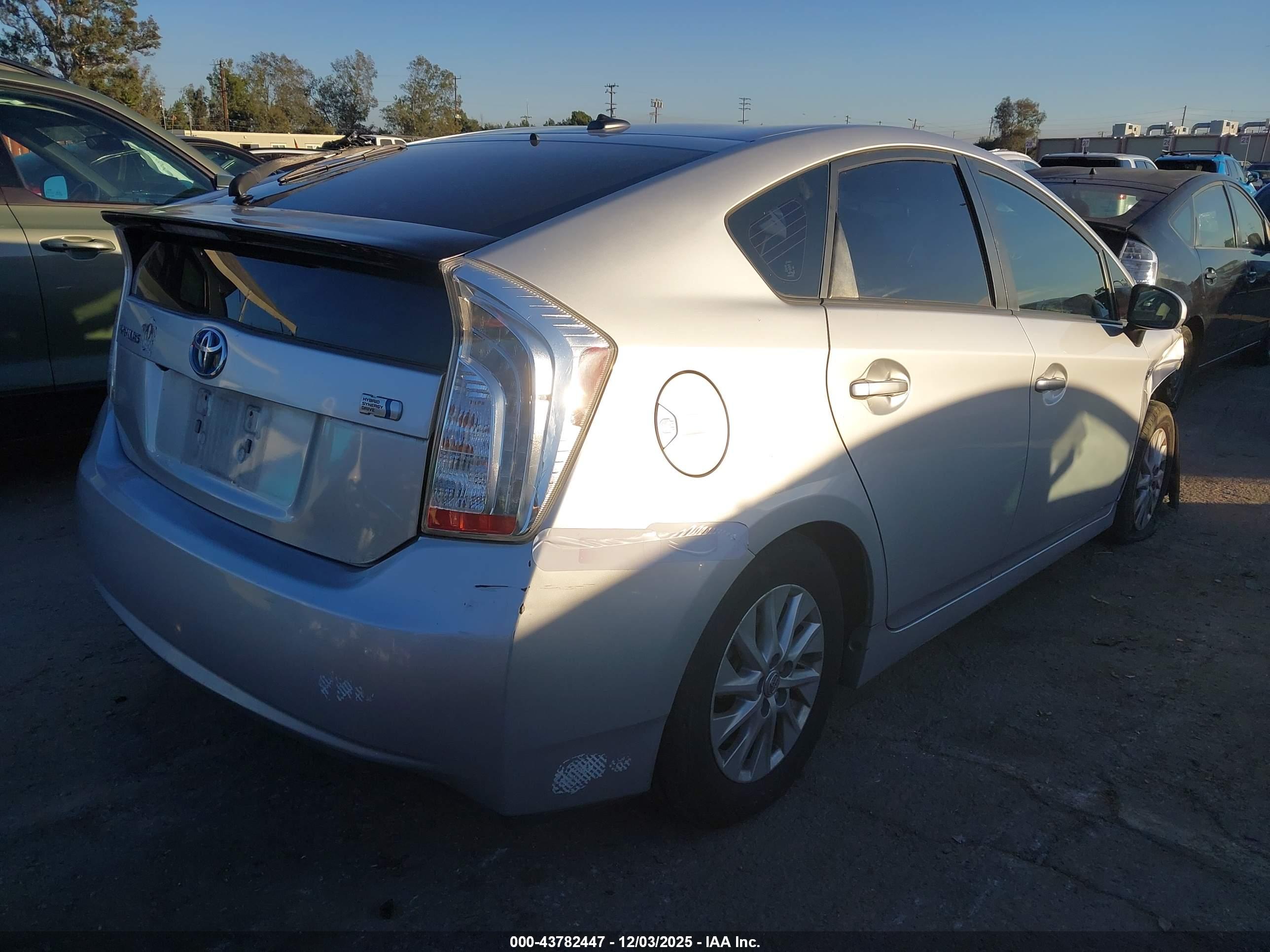 TOYOTA PRIUS image 4