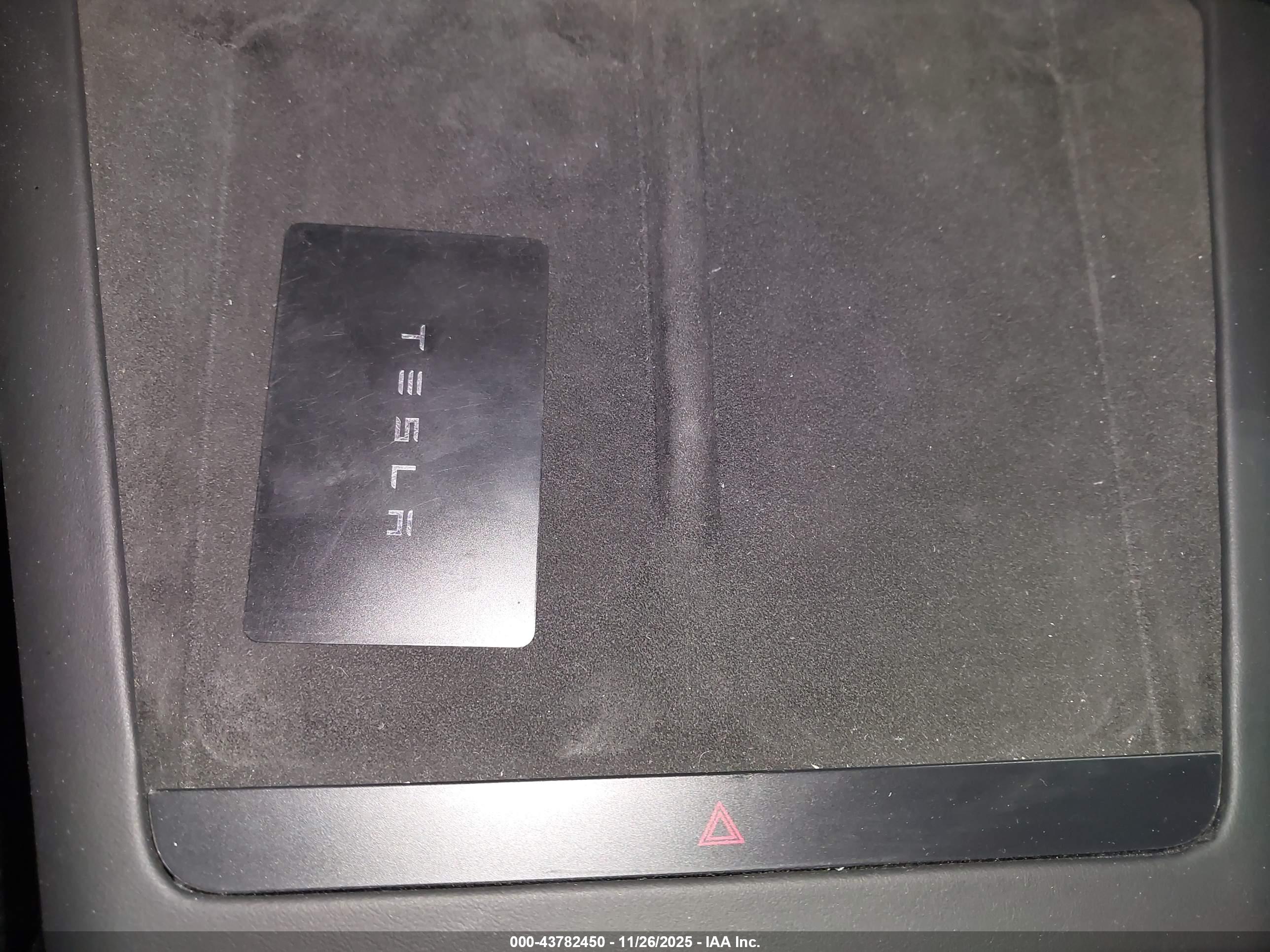 TESLA MODEL image 11