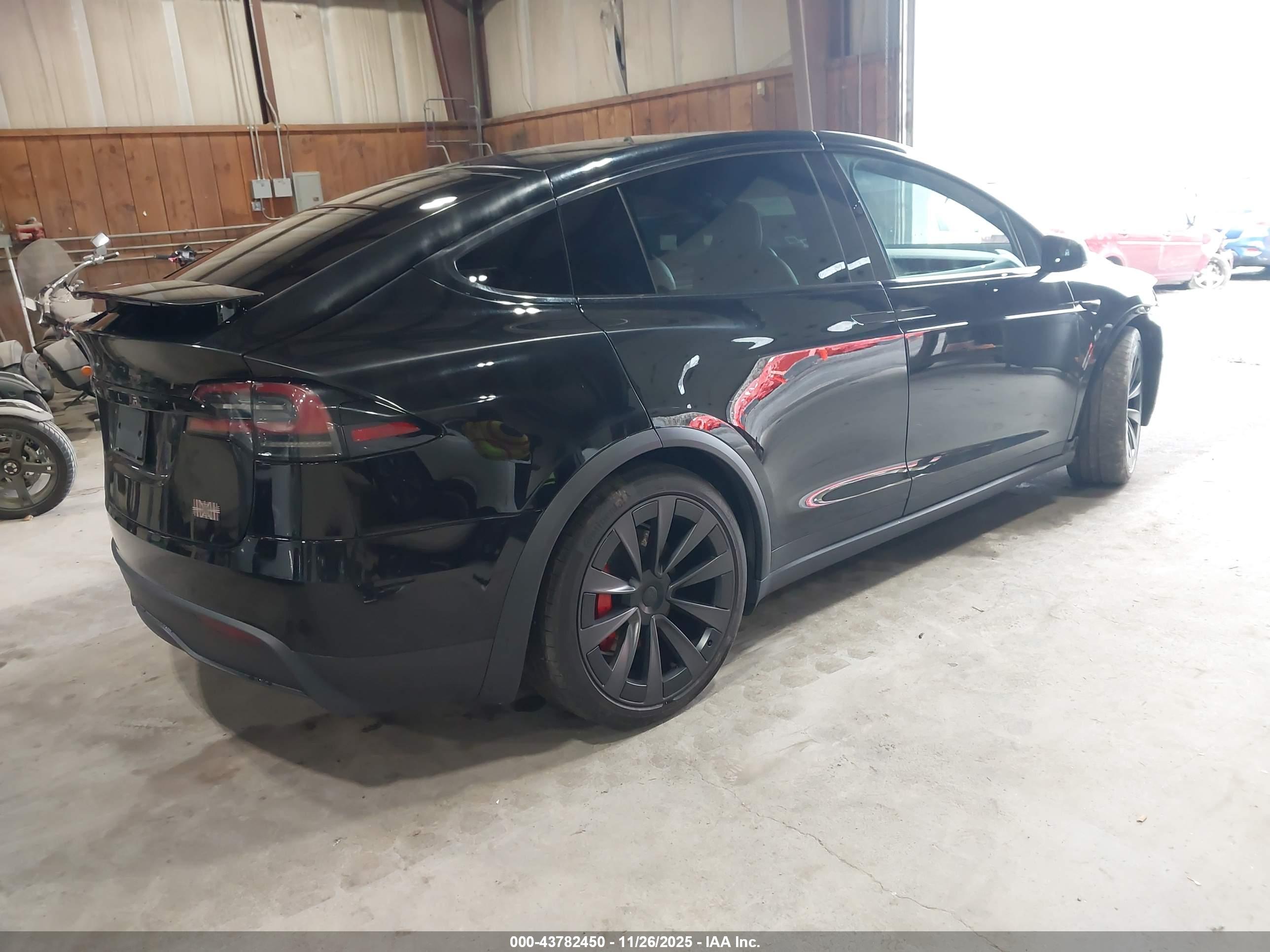 TESLA MODEL image 4