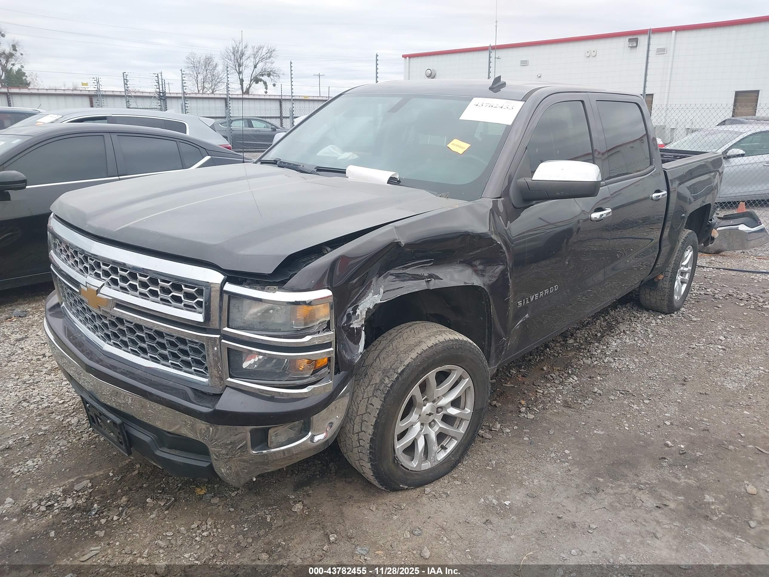 CHEVROLET SILVERADO image 2