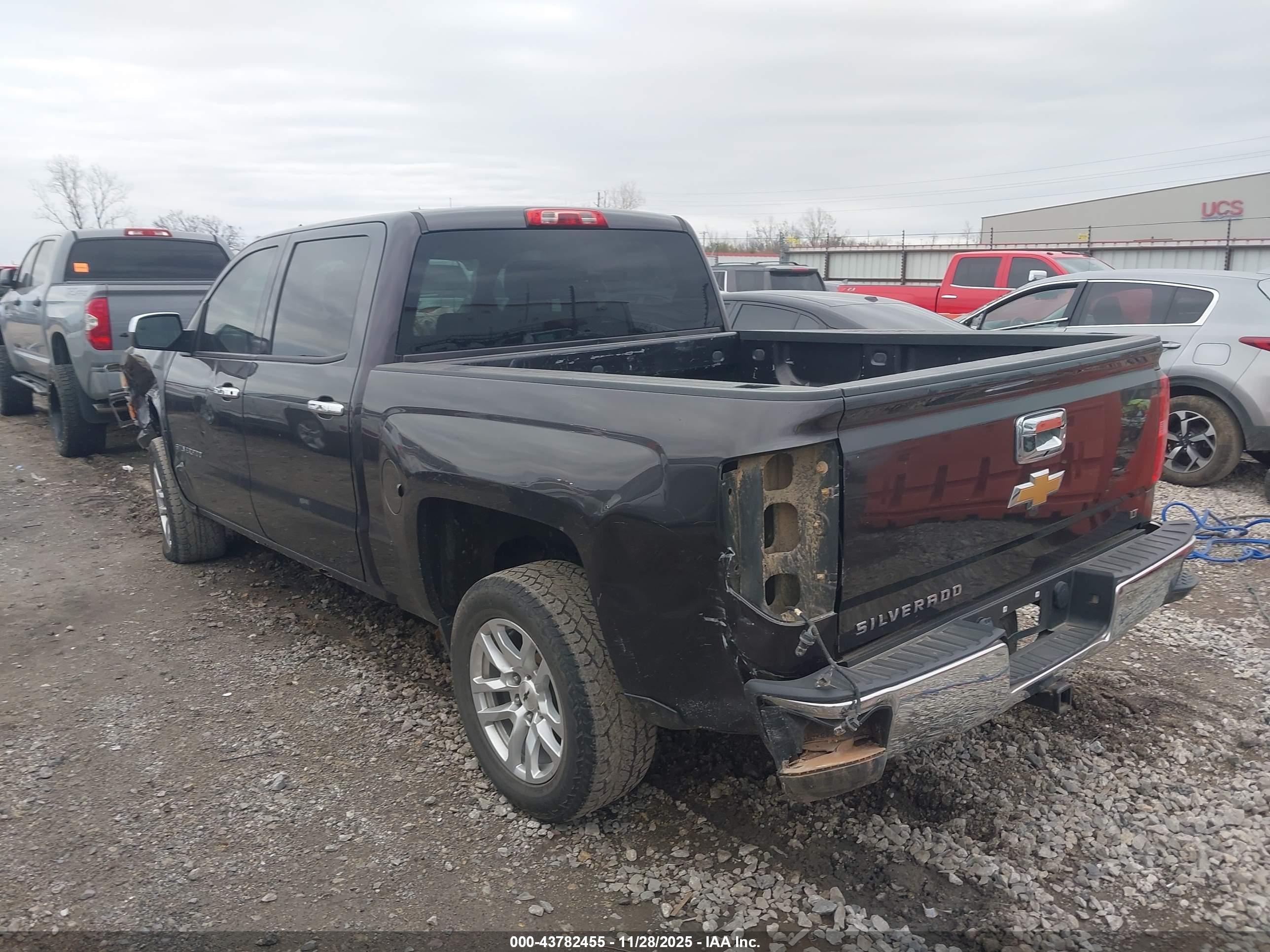 CHEVROLET SILVERADO image 3