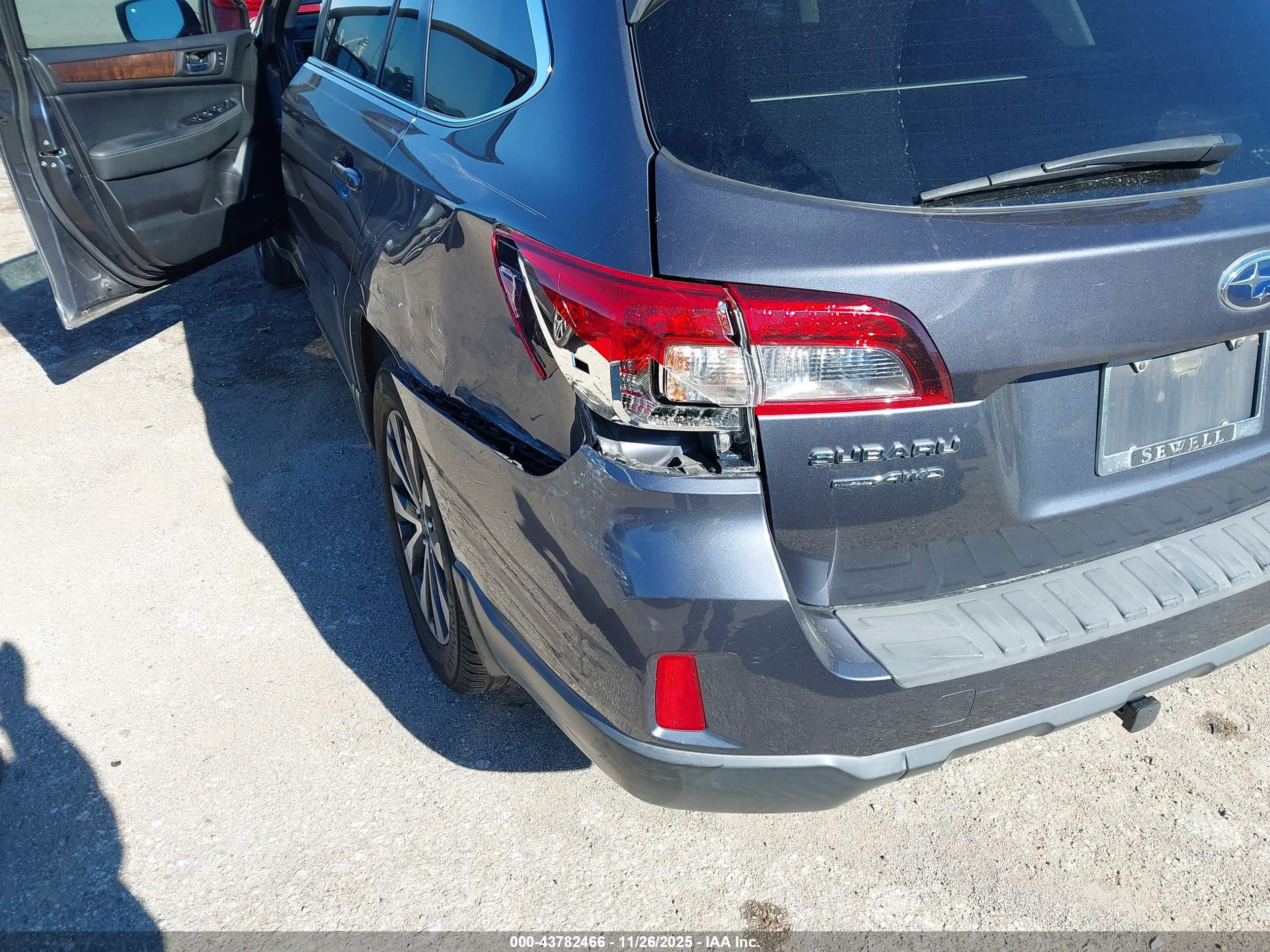 SUBARU OUTBACK image 6