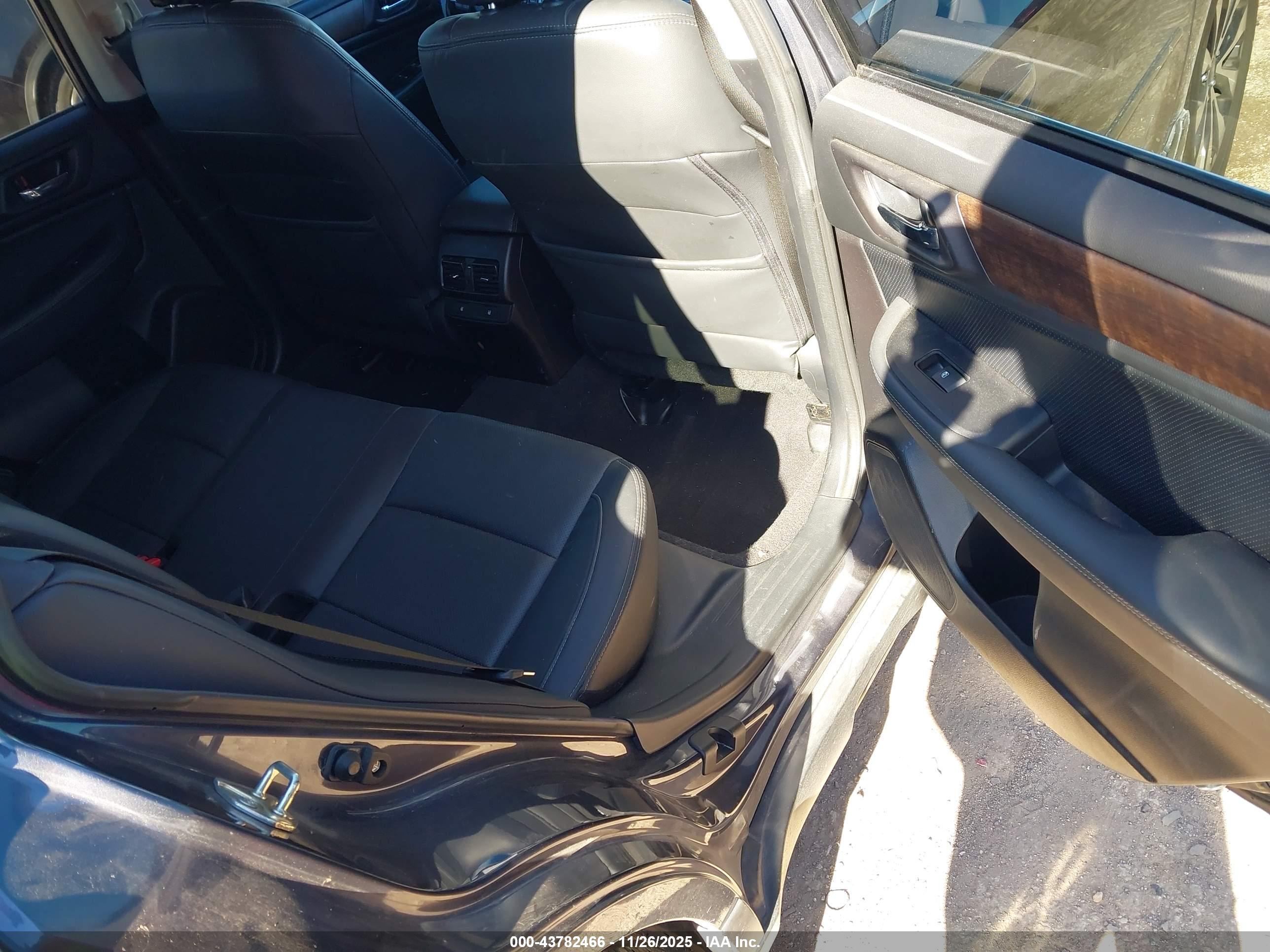 SUBARU OUTBACK image 8